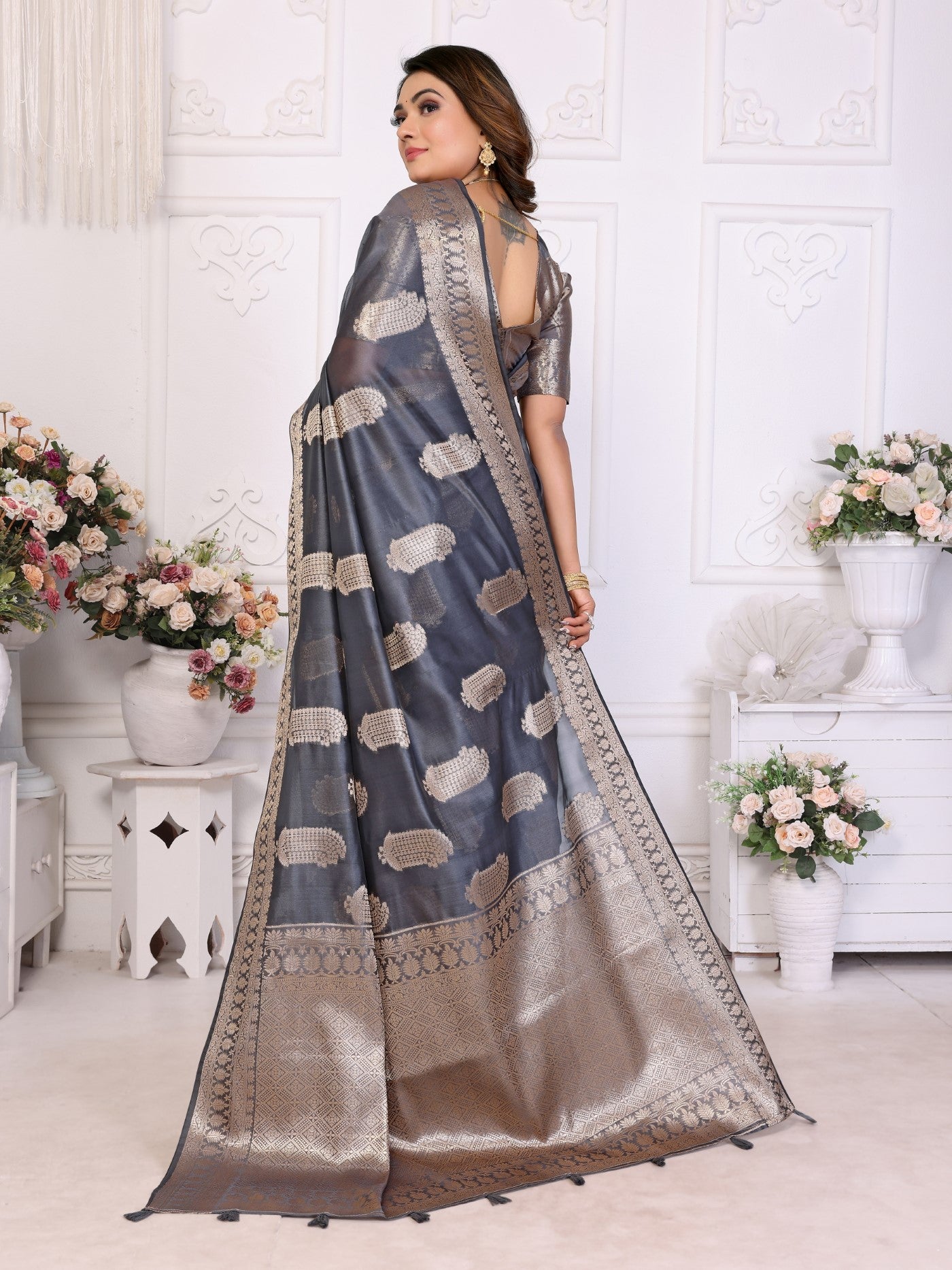 Grey Soft Organza Silk Saree With Elegant Weaving