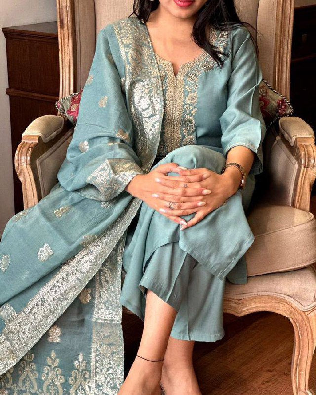 Grey Viscose Chanderi Kurta Pant With Heavy Thread Embroidery Work With Jacquard Woven Dupatta