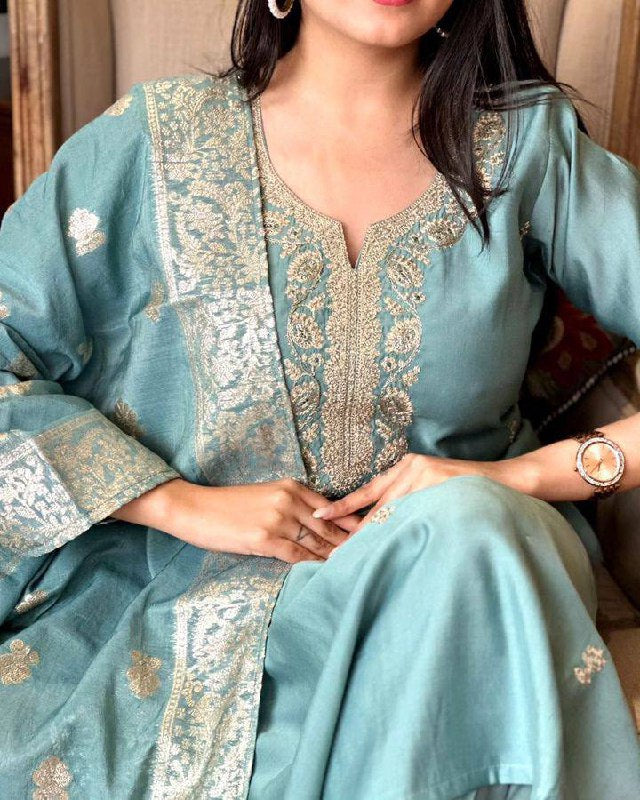 Grey Viscose Chanderi Kurta Pant With Heavy Thread Embroidery Work With Jacquard Woven Dupatta