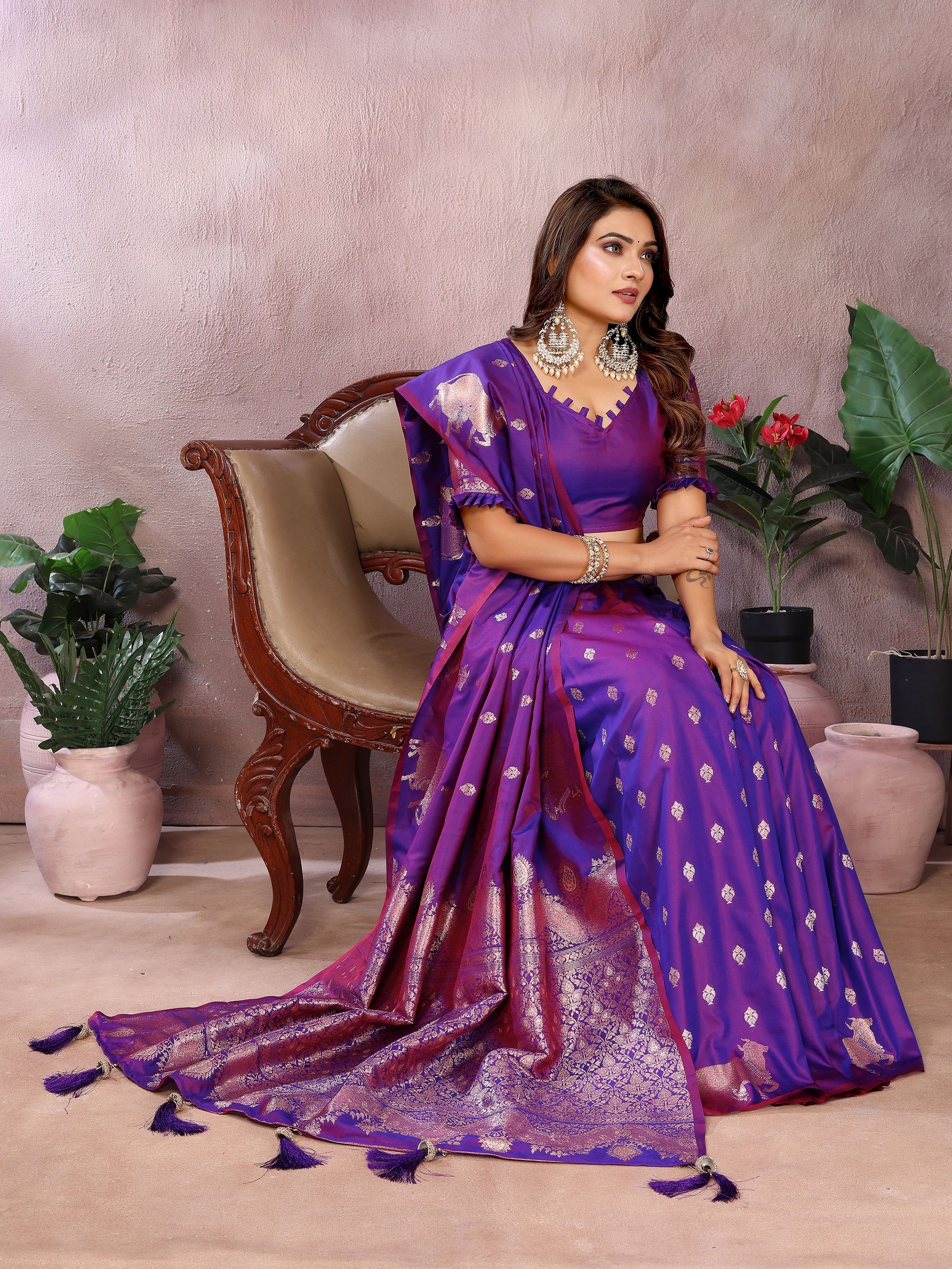 Lavender Banarasi Silk Jacquard Weaving Designer Ceremonial Saree
