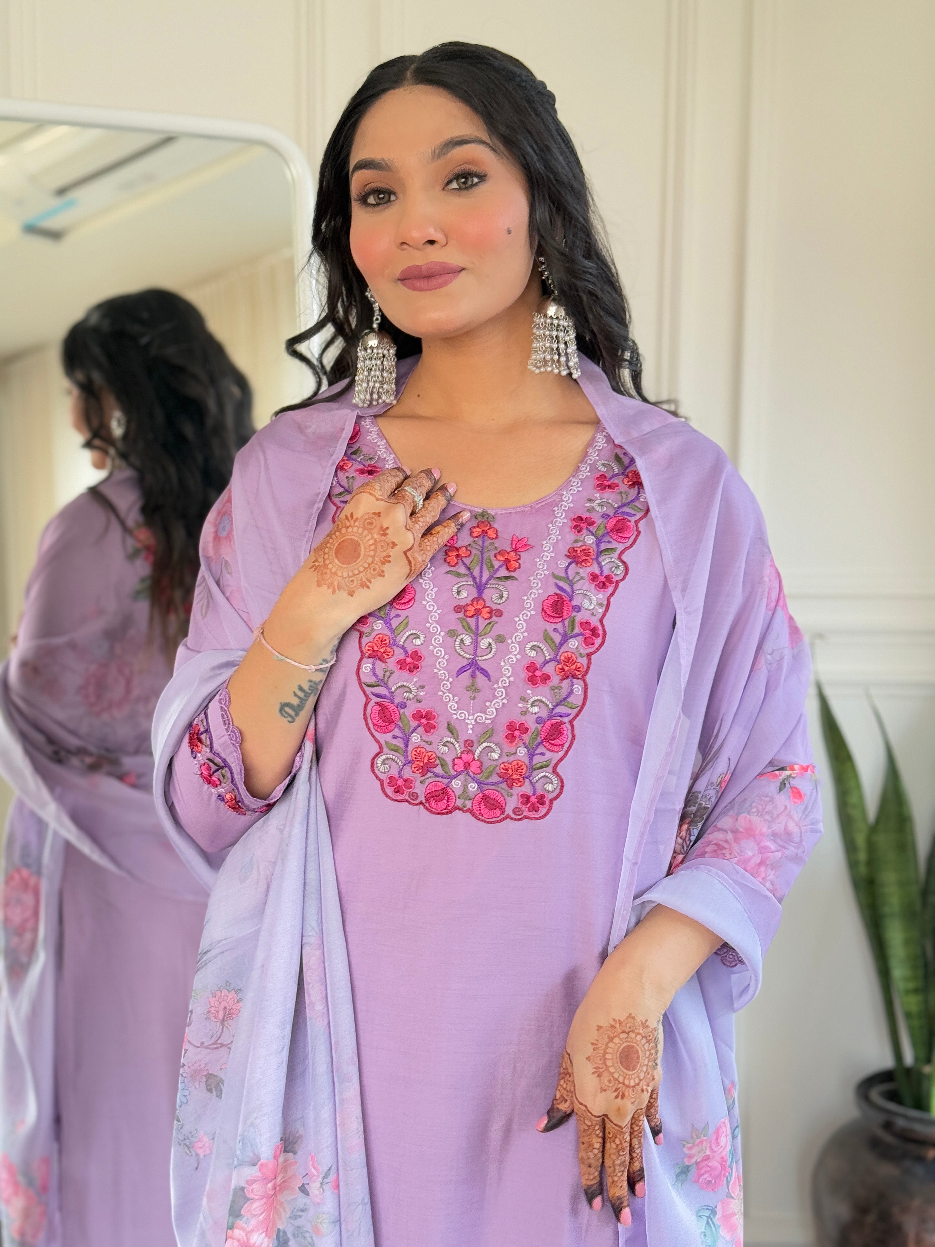 Lavender Bsy Viscose Elegant Kurta Pant Set With Thread Work