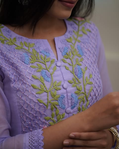 Lavender Kurta Pant Set With Heavy Thread Embroidery Work