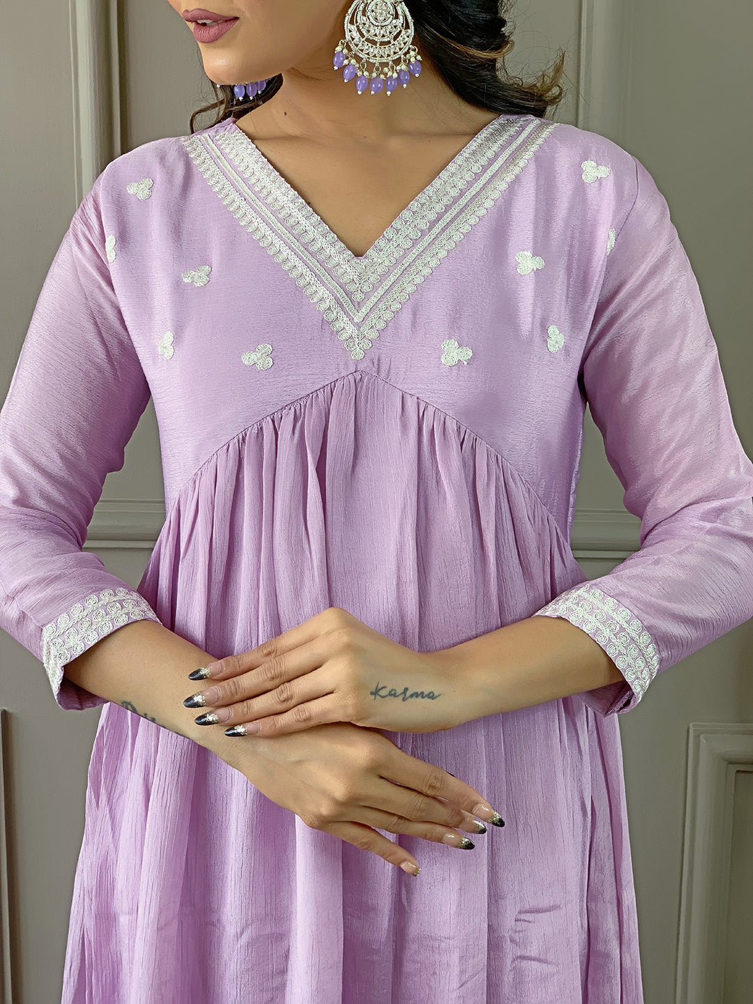 Lavender Silk Chiffon Elegant Kurta Pant Set With Thread Work
