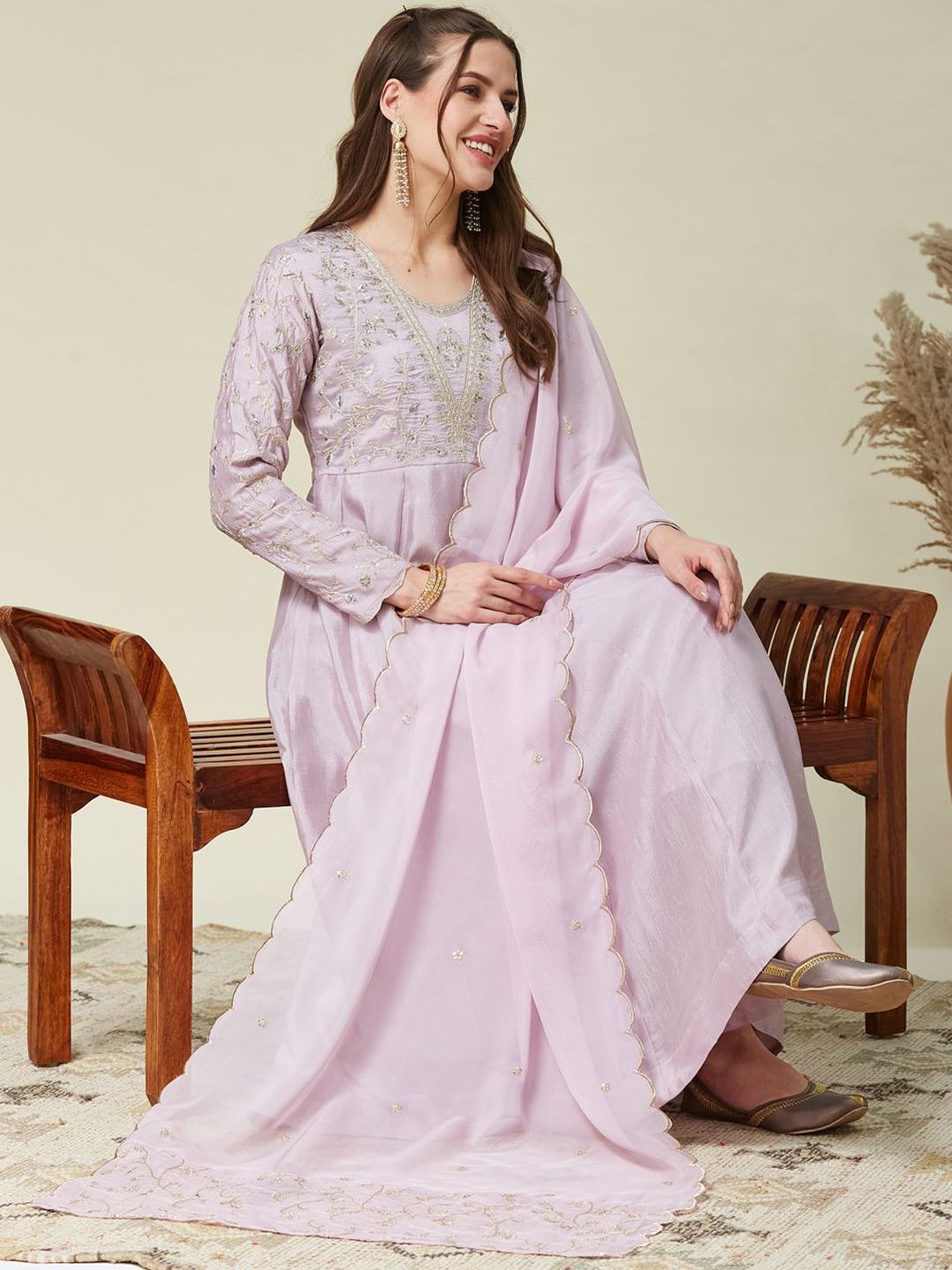 Lavender Vichitra Silk Kurta Pant Set With Heavy Thread Embroidery Work