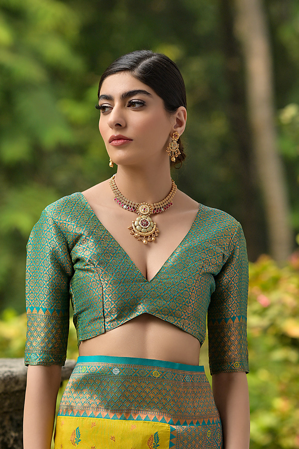 Lemon-Yellow Banarasi Silk Saree with Leaf Design and Contrast Pallu