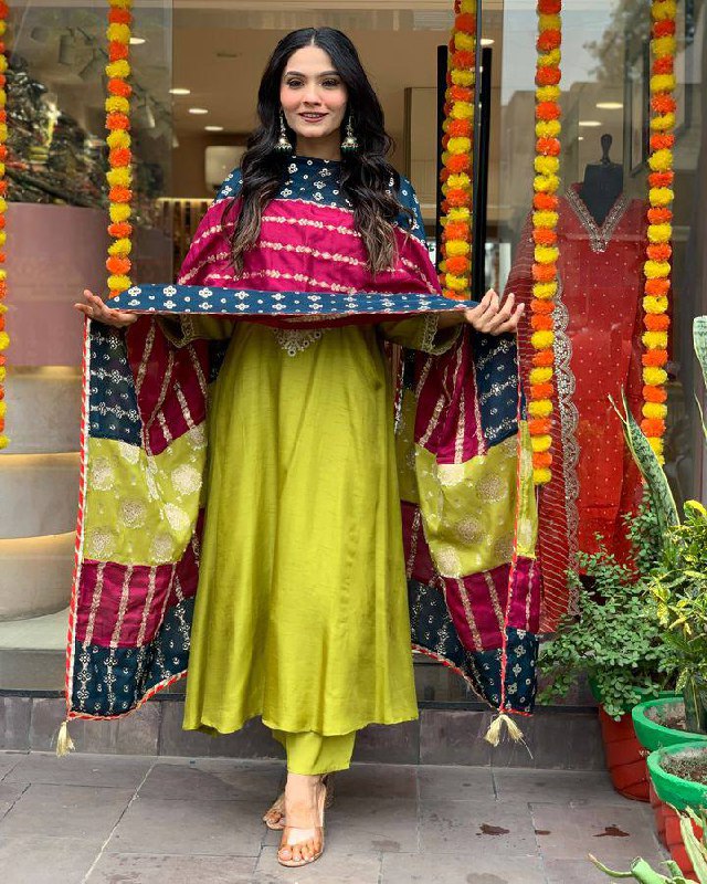 Lemon Kurta Pant Set With Heavy Thread Embroidery Work With Jacquard Dupatta