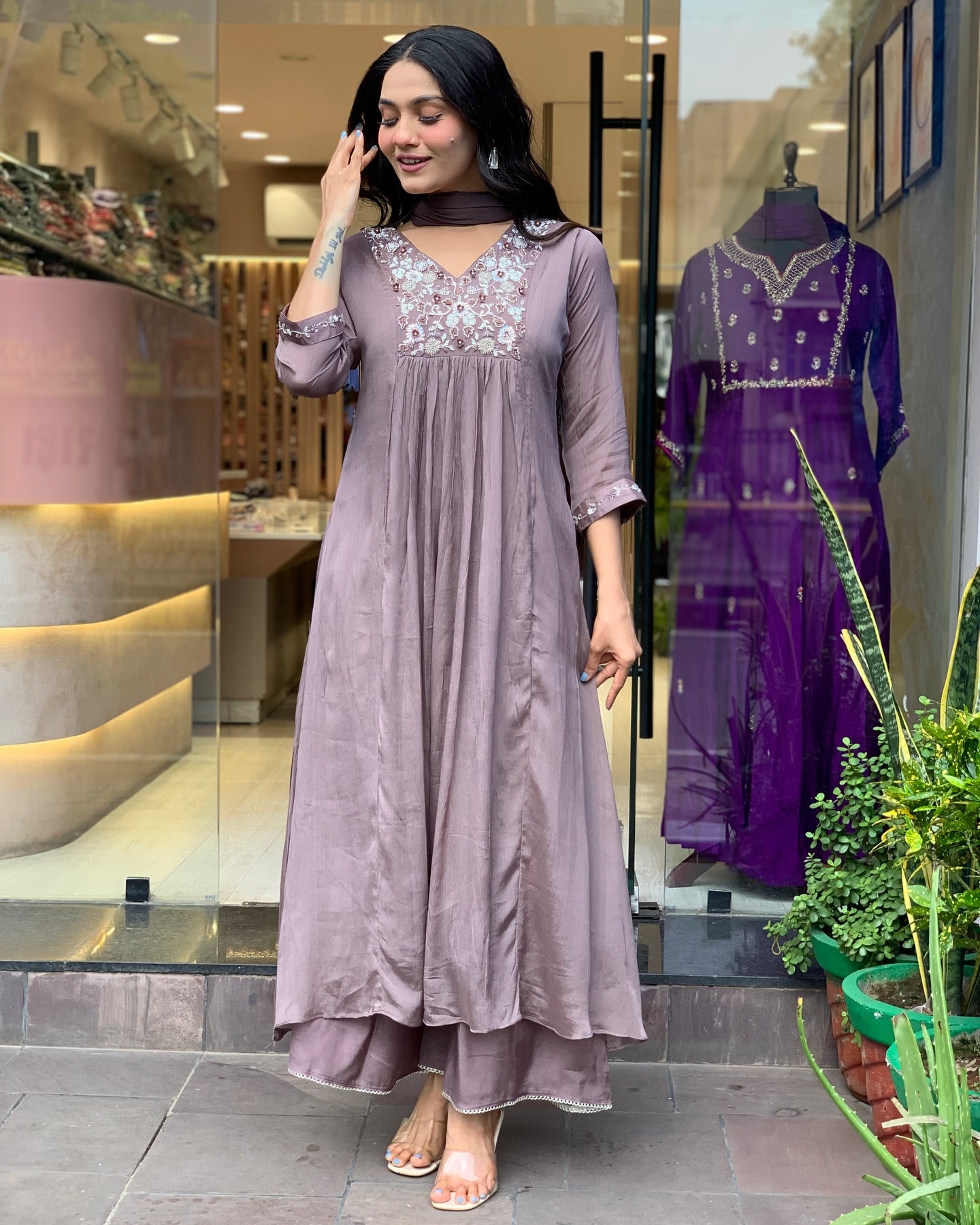 Lilac Viscose Chinon Kurta Pant Set With Embroidery Work