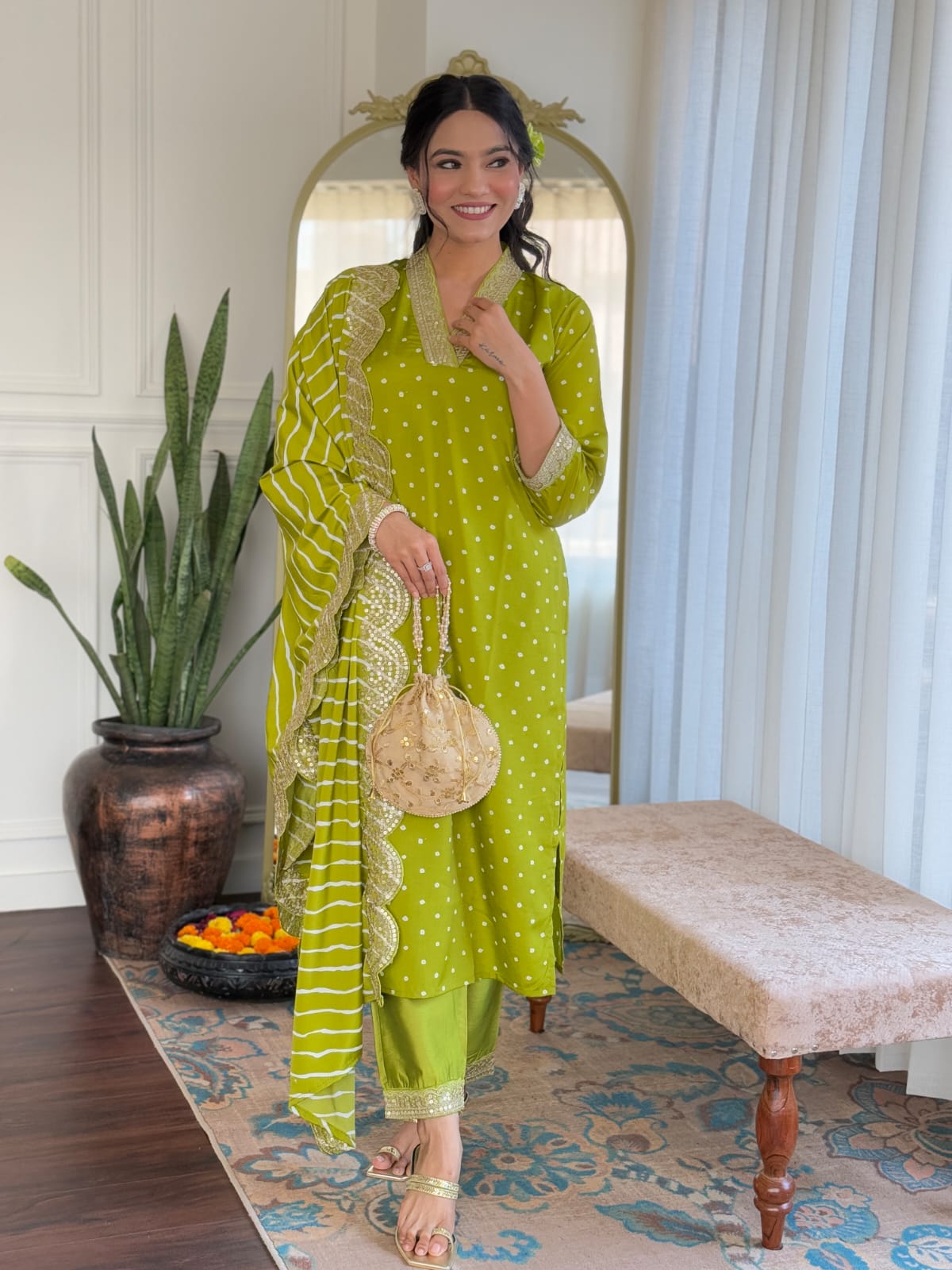 Lime Muslin Silk Kurta Pant Set With Print With Thread Embroidery Work