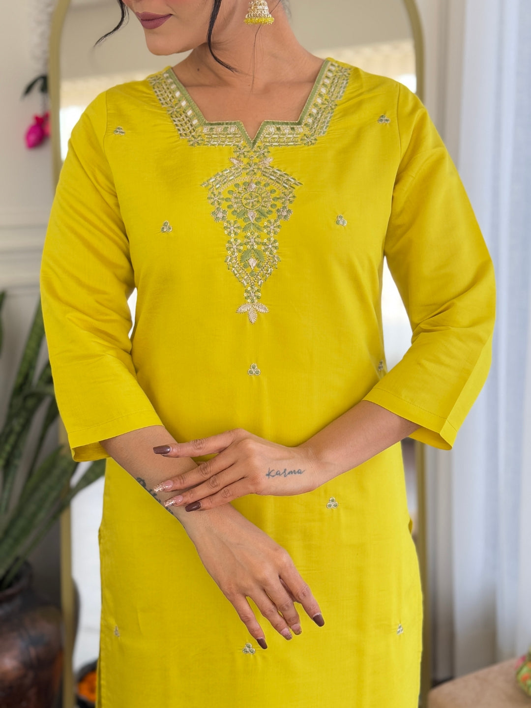 Liril Chanderi Viscose Elegant Kurta Pant Set With Embroidery Work