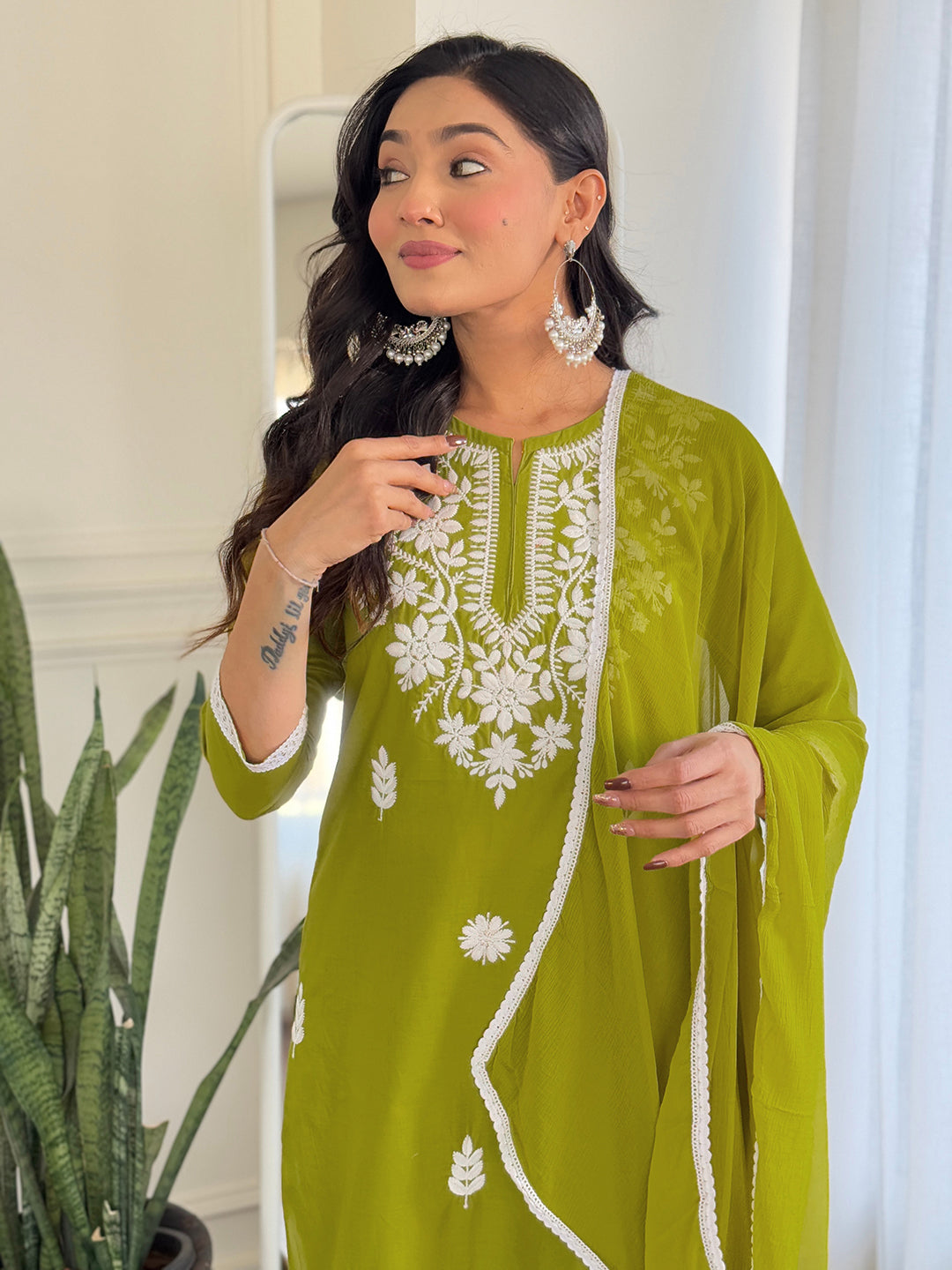 Liril Pure Cotton Elegant Kurta Pant Set With Chikankari Work