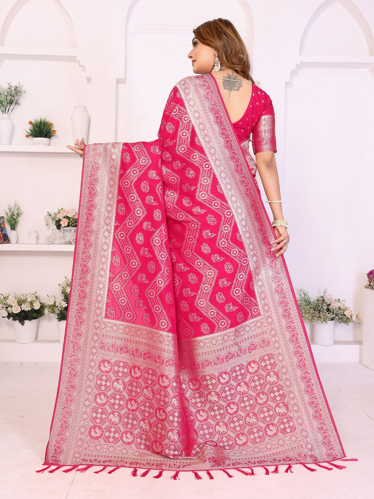 Magenta Georgette Silk Saree With Leheriya And Elegant Zari Weaving