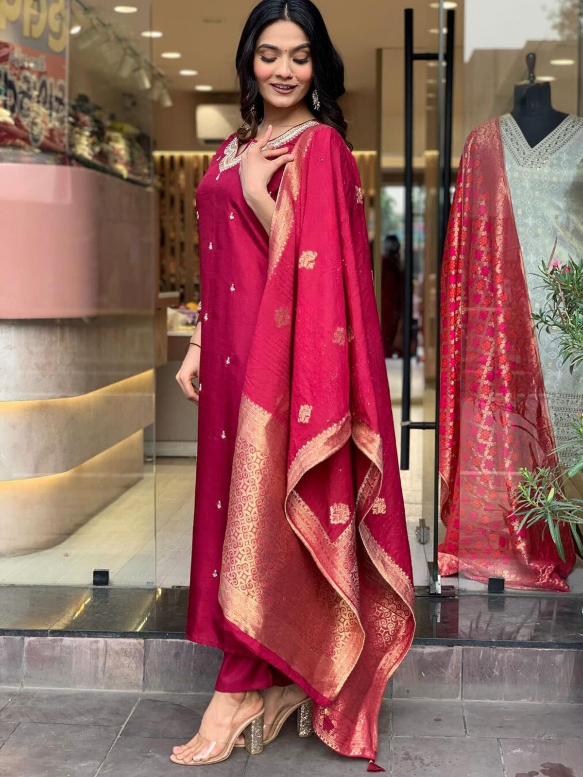 Magenta Viscose Chanderi Kurta Pant With Heavy Thread Embroidery