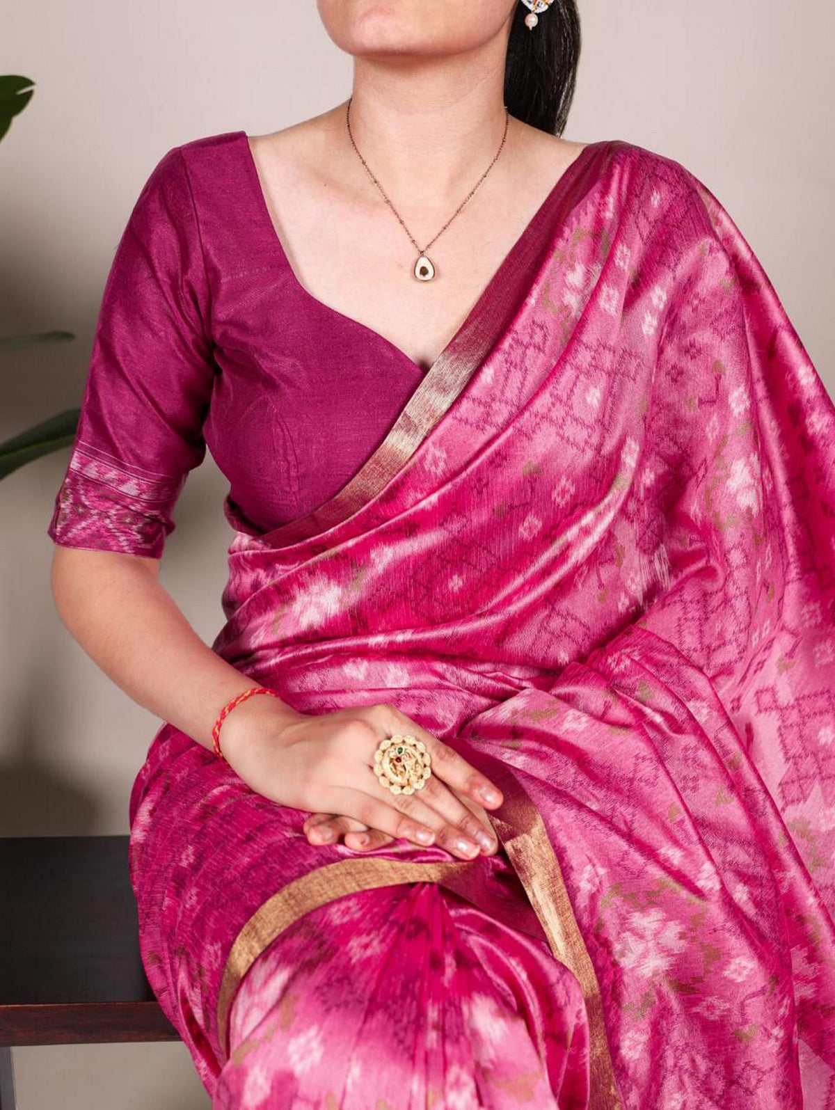 Magenta Weaving Pattern And Zari Weaving Border With Fancy Tassels Ethnic Raw Silk Saree