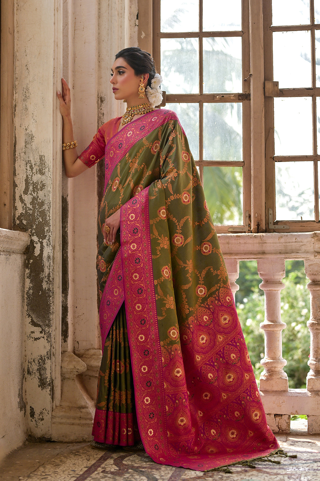 Mahendi Banarasi Silk Saree with Floral Jal and Contrast Pallu