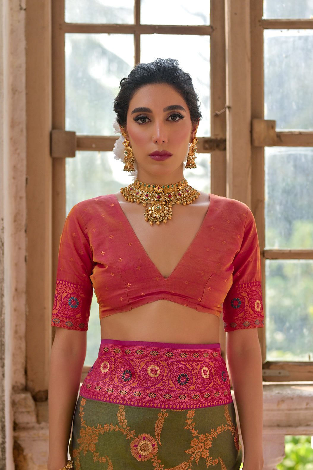 Mahendi Banarasi Silk Saree with Floral Jal and Contrast Pallu