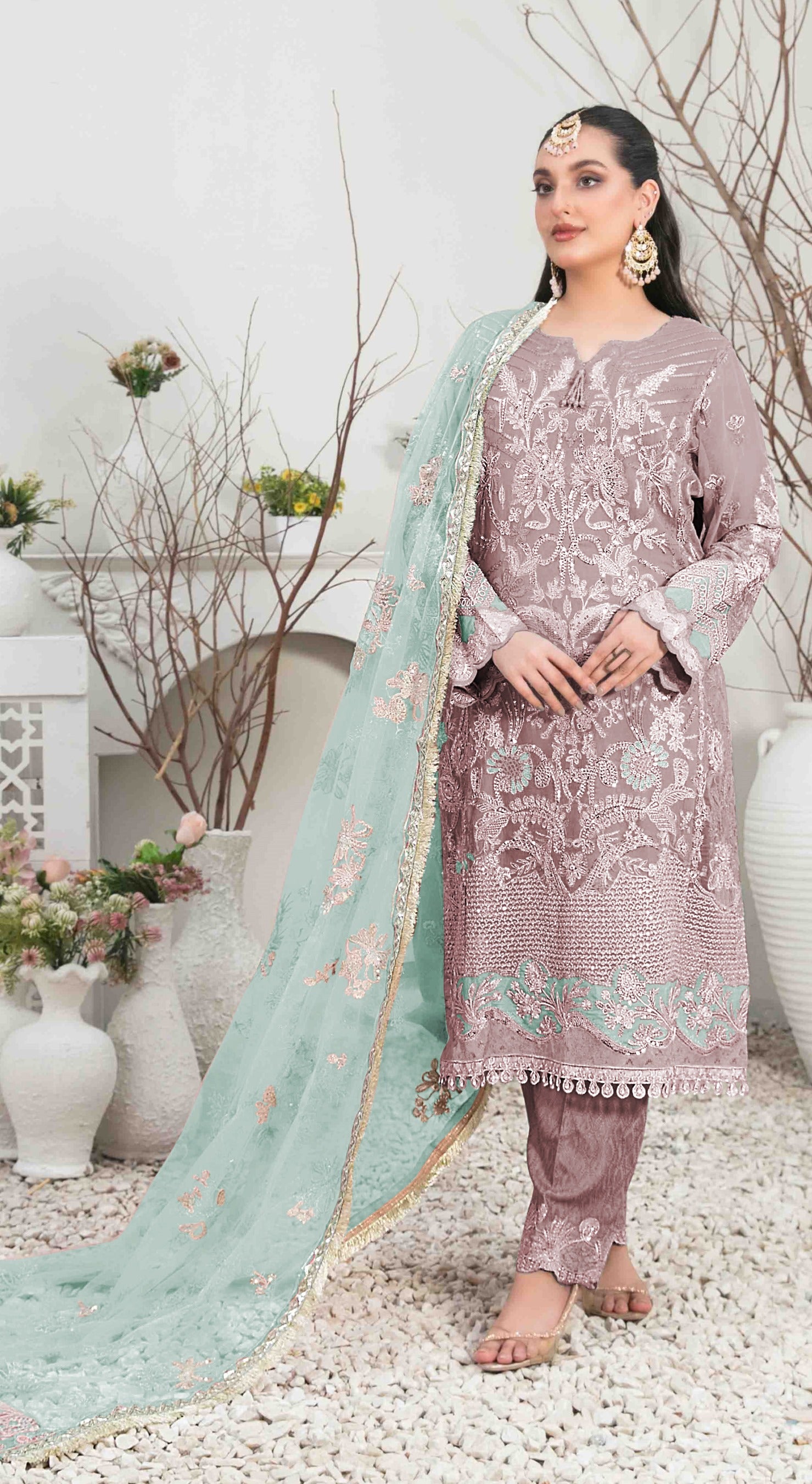 Mauve Pakistani Salwar Suit With Heavy Embroidery Work