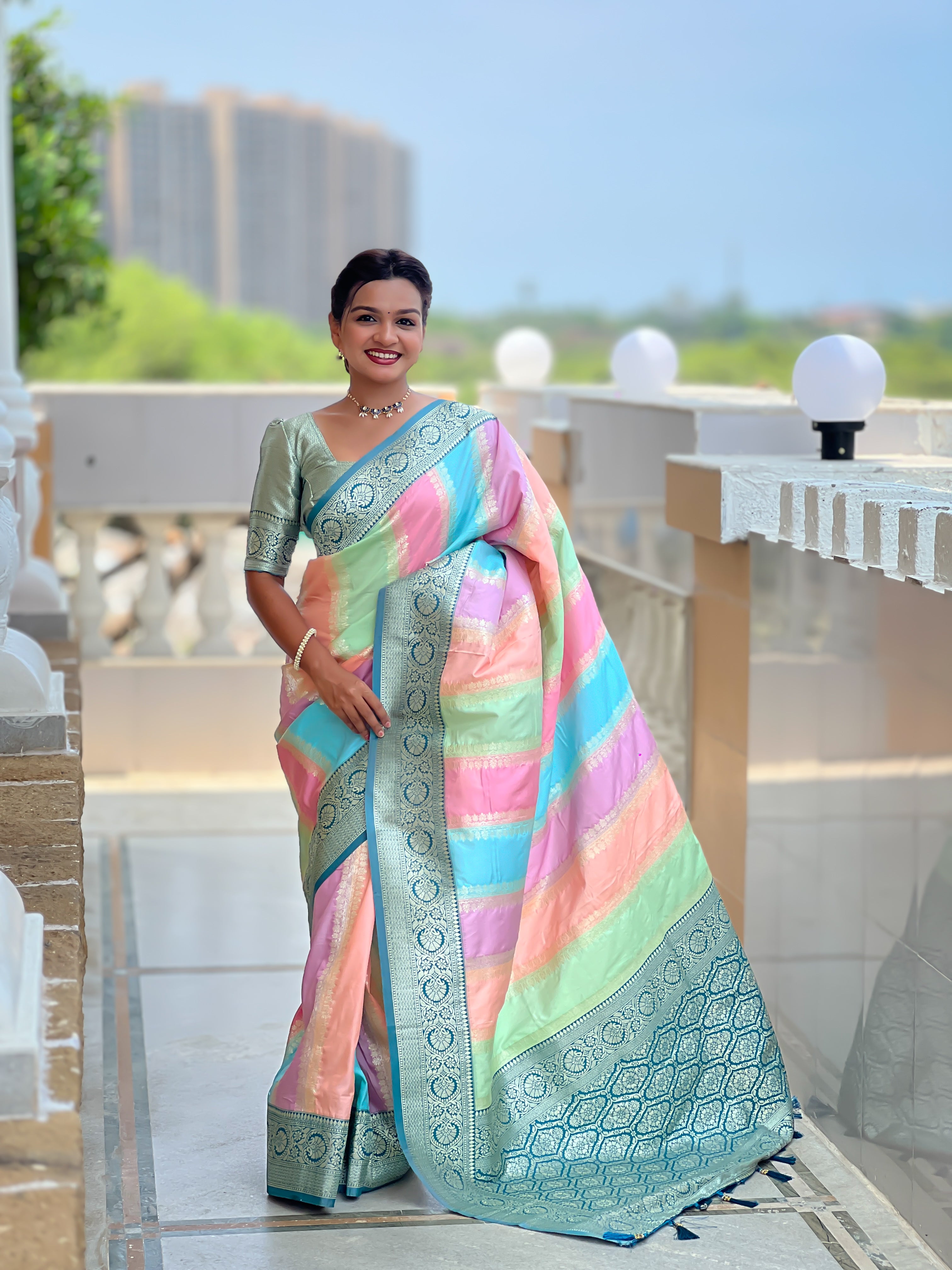 Morpich Soft Silk Woven Jacquard Designer Festive Wear Traditional Saree