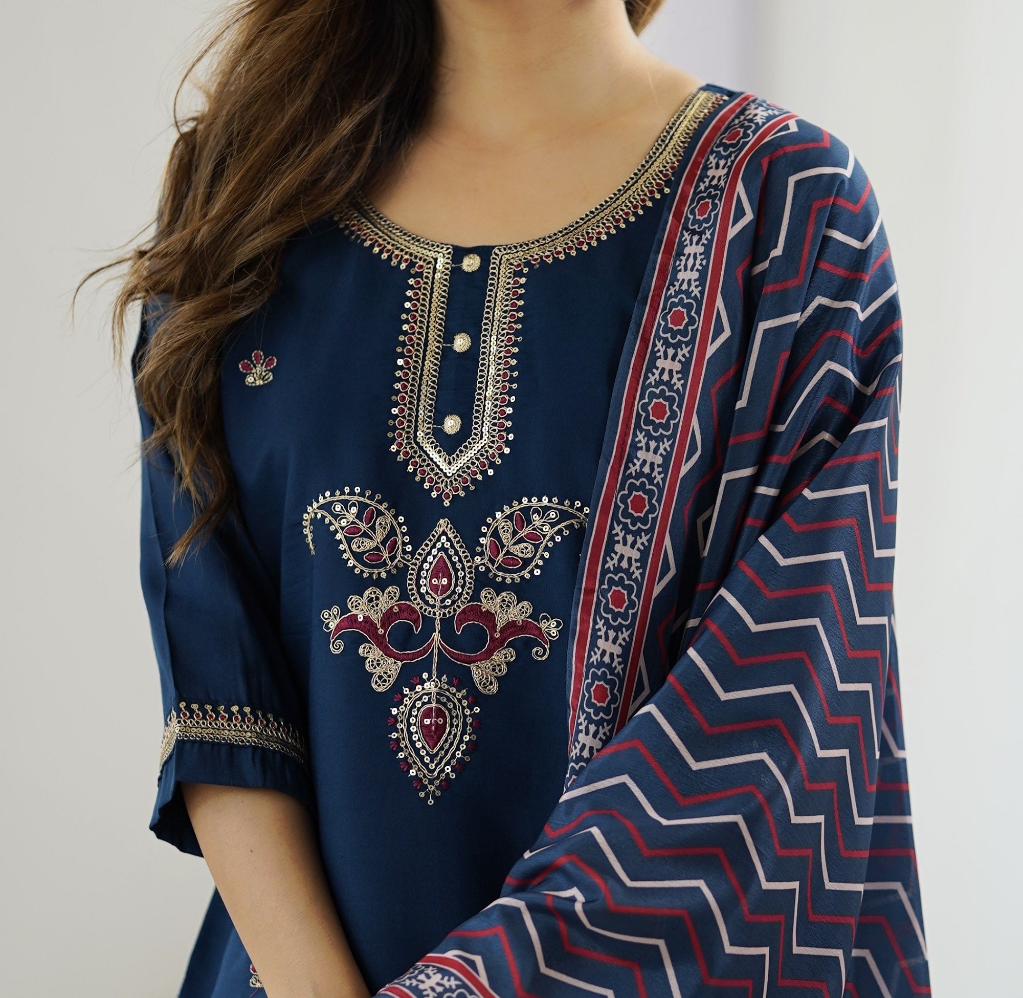 Navy Blue Chanderi Silk Elegant Kurta Pant Set With Embroidery Work