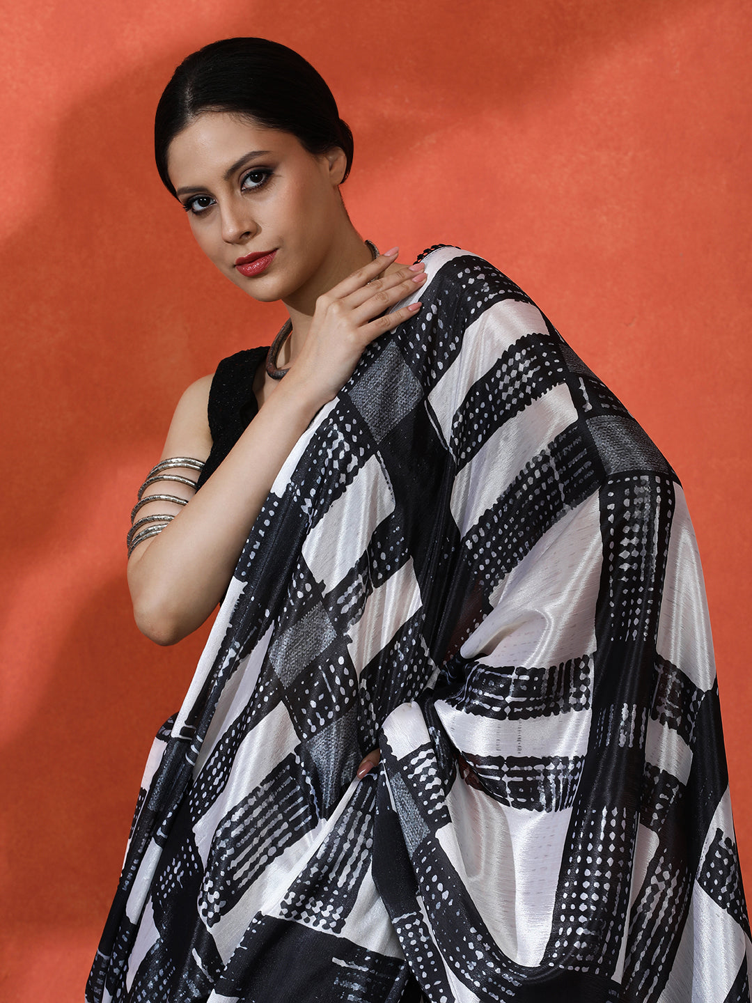 Off White Chinon Designer Digital Printed Girlie Partywear Saree