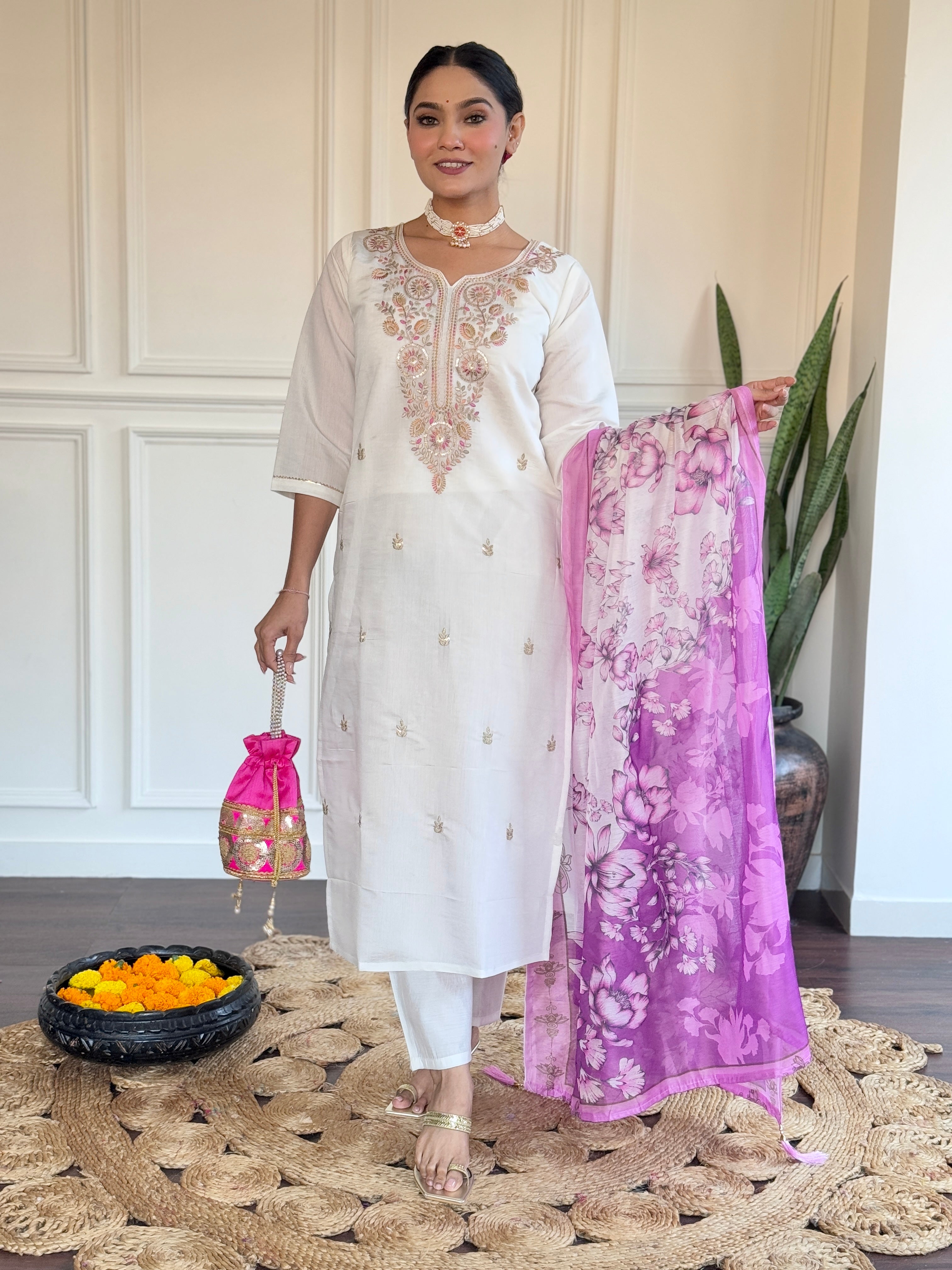 Off White Viscose Chanderi Kurta Pant With Heavy Thread Embroidery