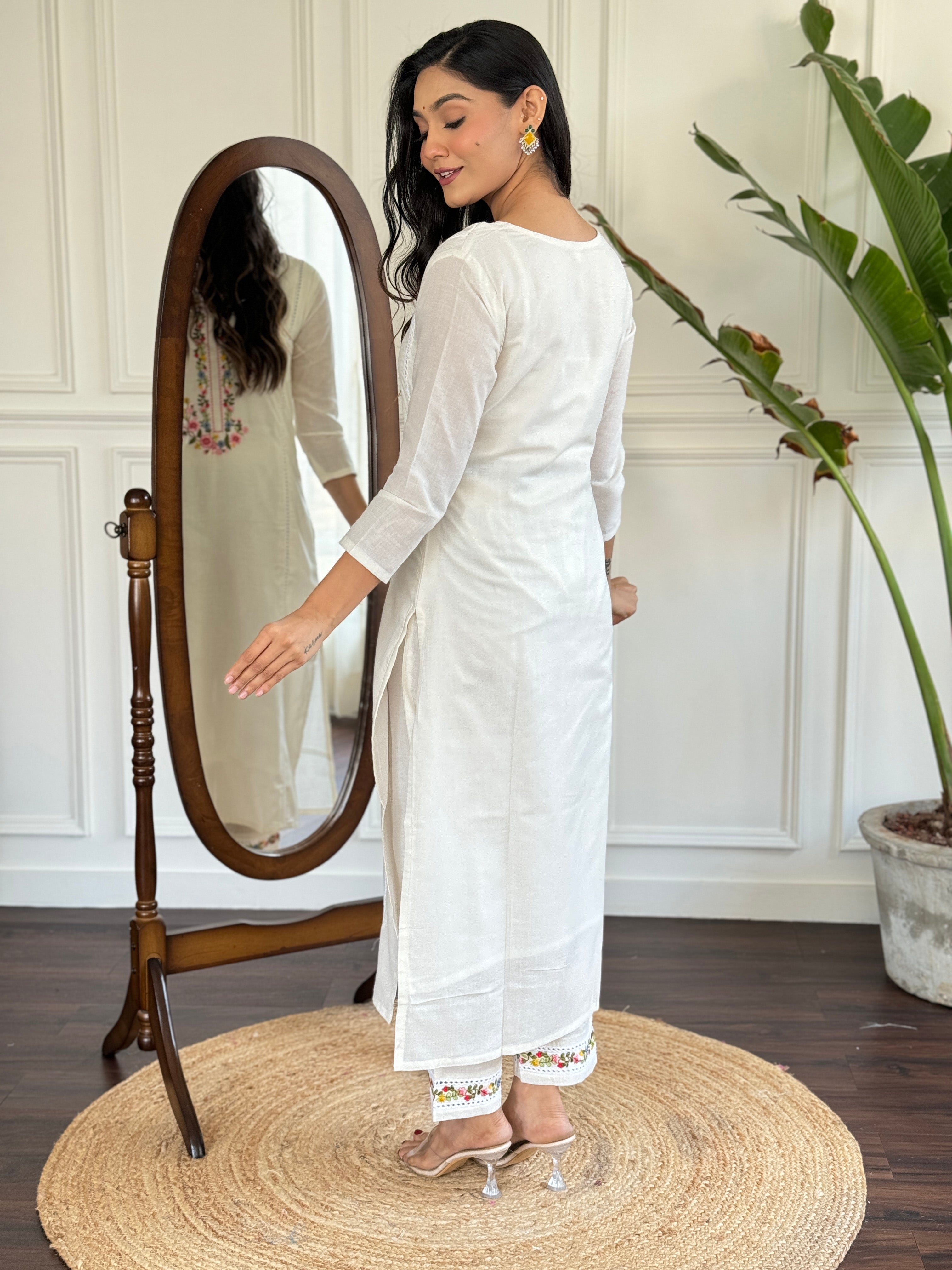 Off White Viscose Elegant Kurta Pant Set With Embroidery Work