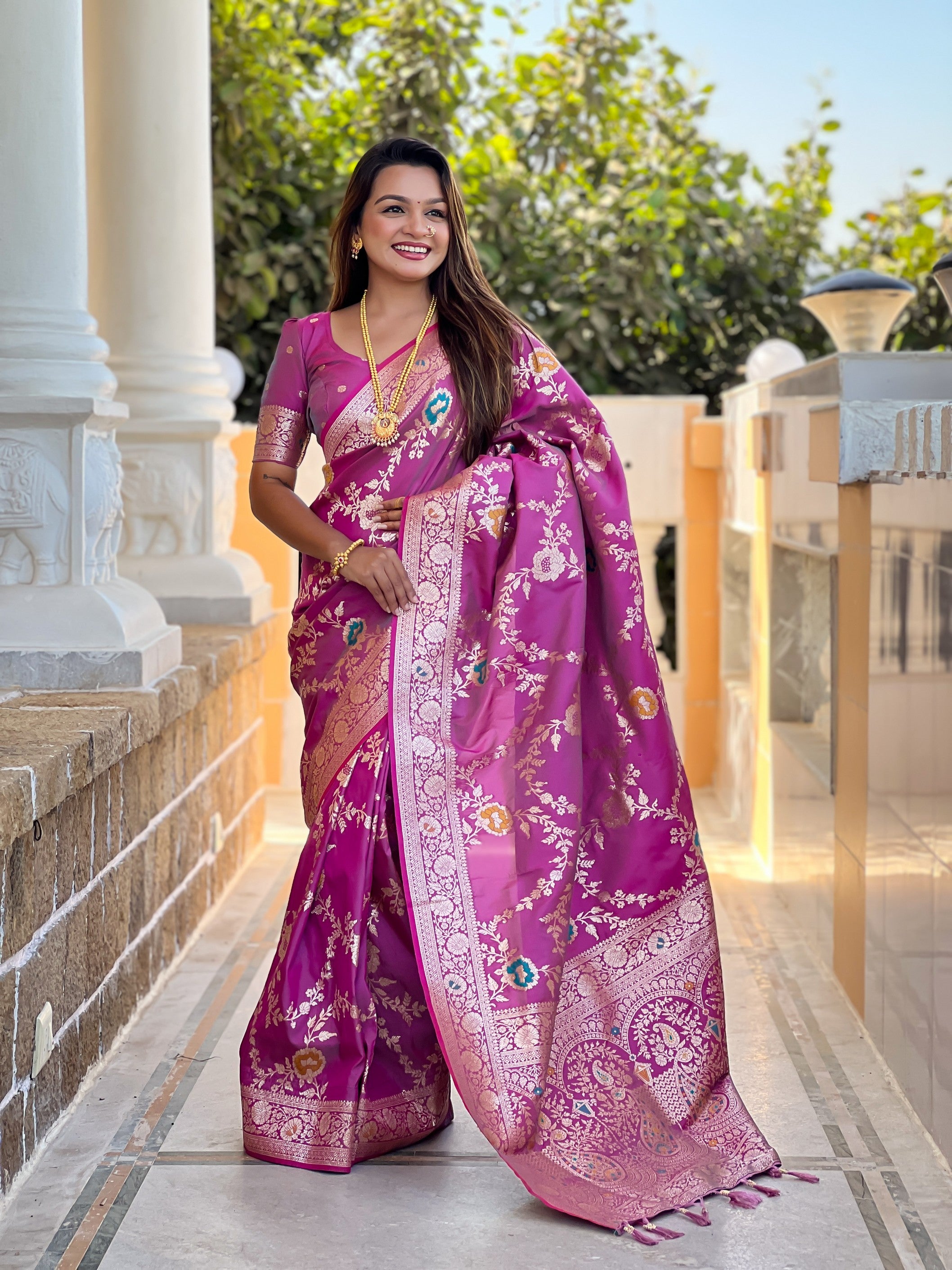 Onion Banarasi Silk Saree With Traditional Woven Meenakari Designer Traditional Looks