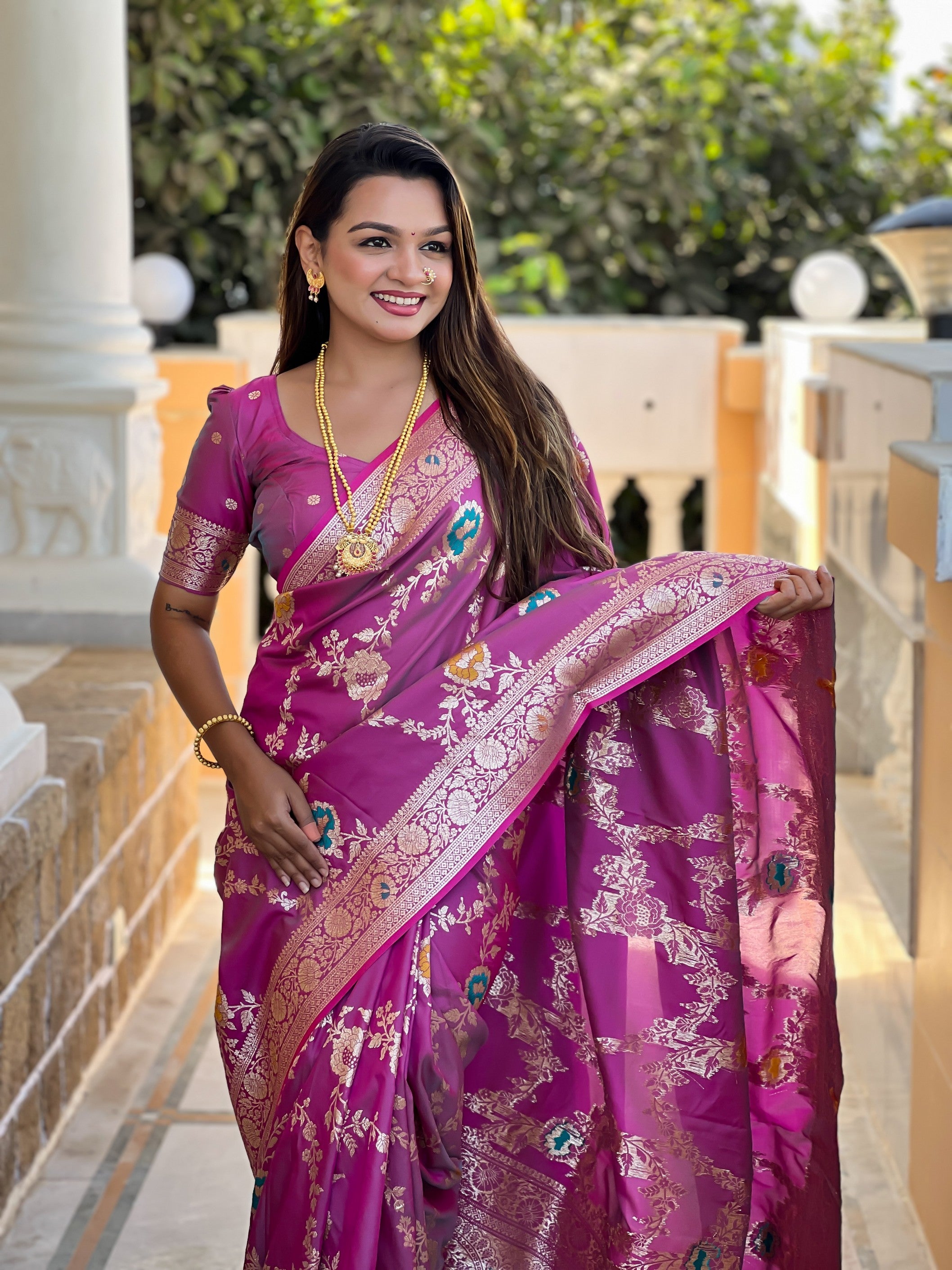 Onion Banarasi Silk Saree With Traditional Woven Meenakari Designer Traditional Looks