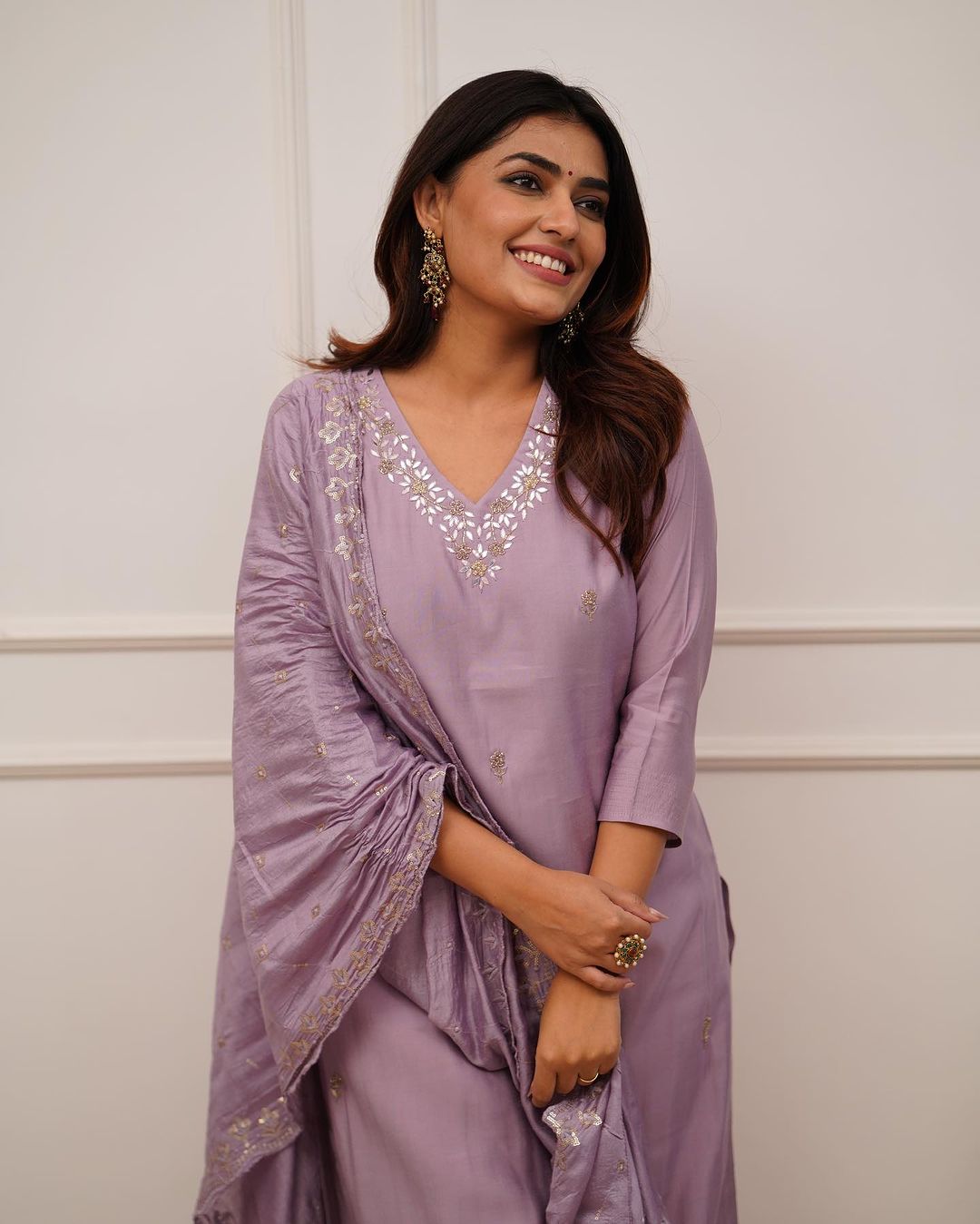 Onion Pink Viscose Chanderi Kurta Pant With Heavy Thread Embroidery Work With Sequins Work