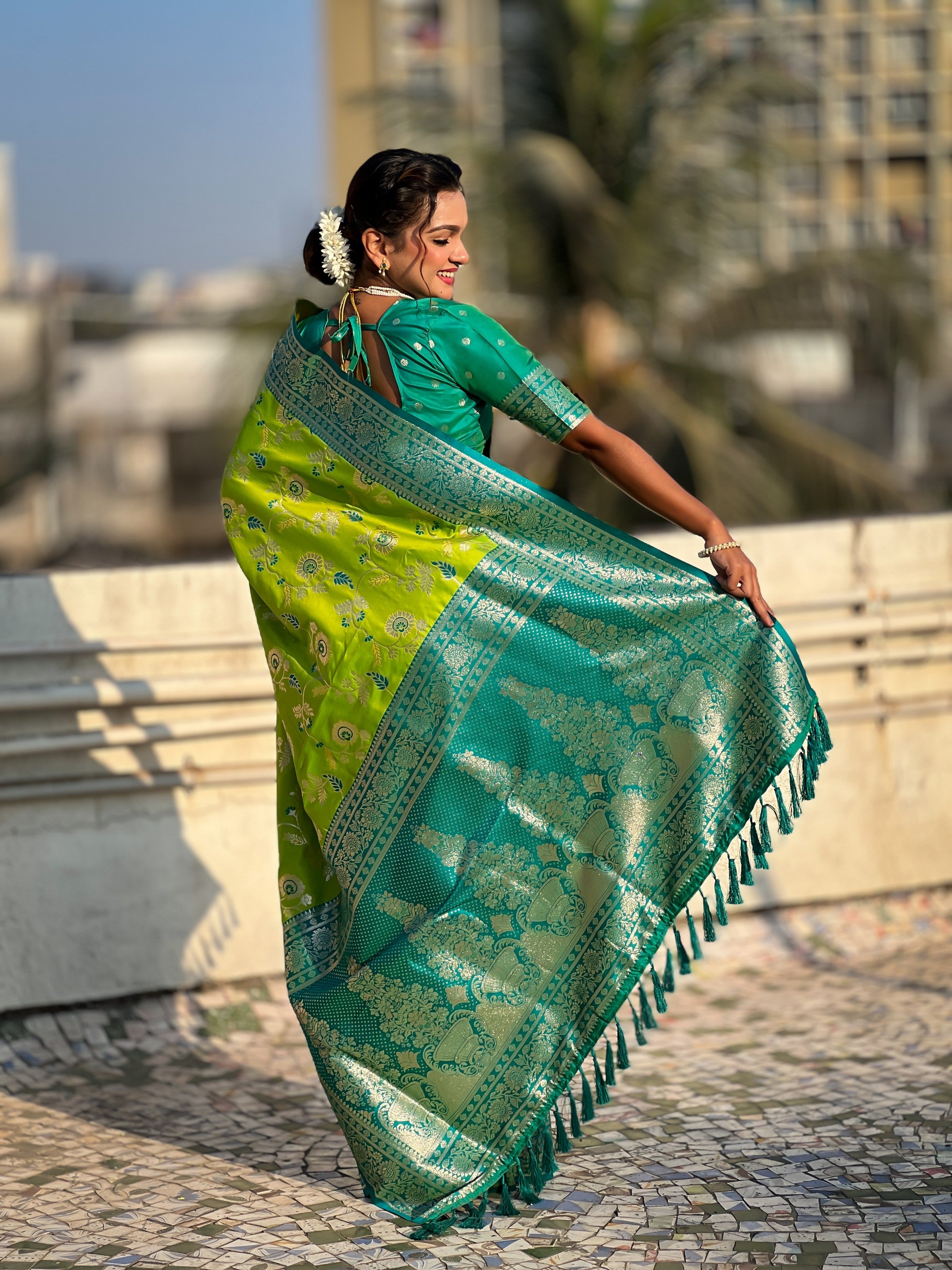 Parrot Banarasi Silk Weaving Meenakari Designer Heavy Looks Saree
