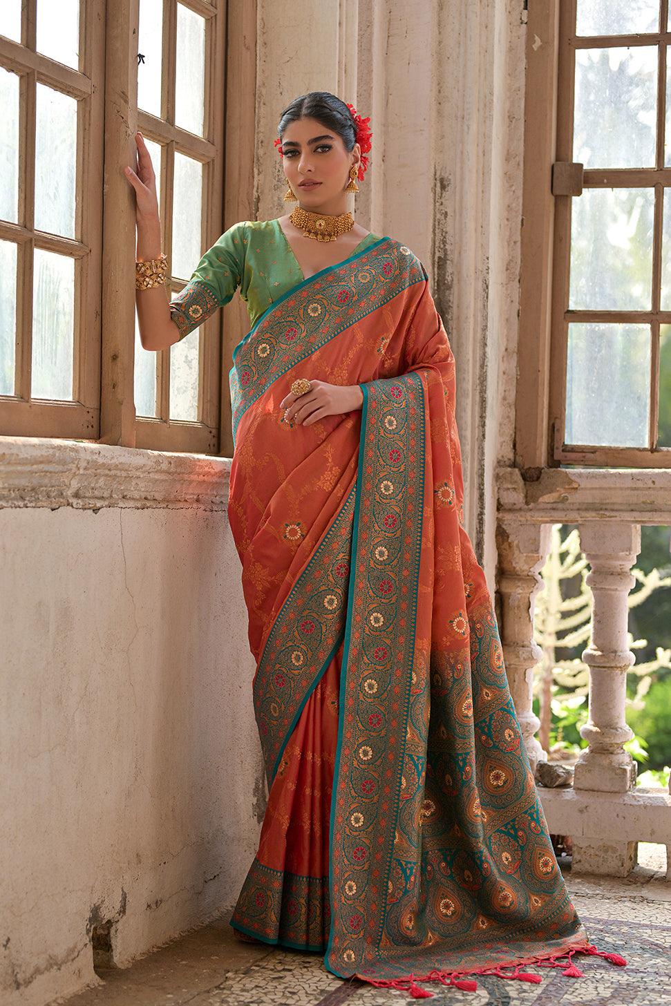 Peach Banarasi Silk Saree with Floral Jal and Contrast Pallu