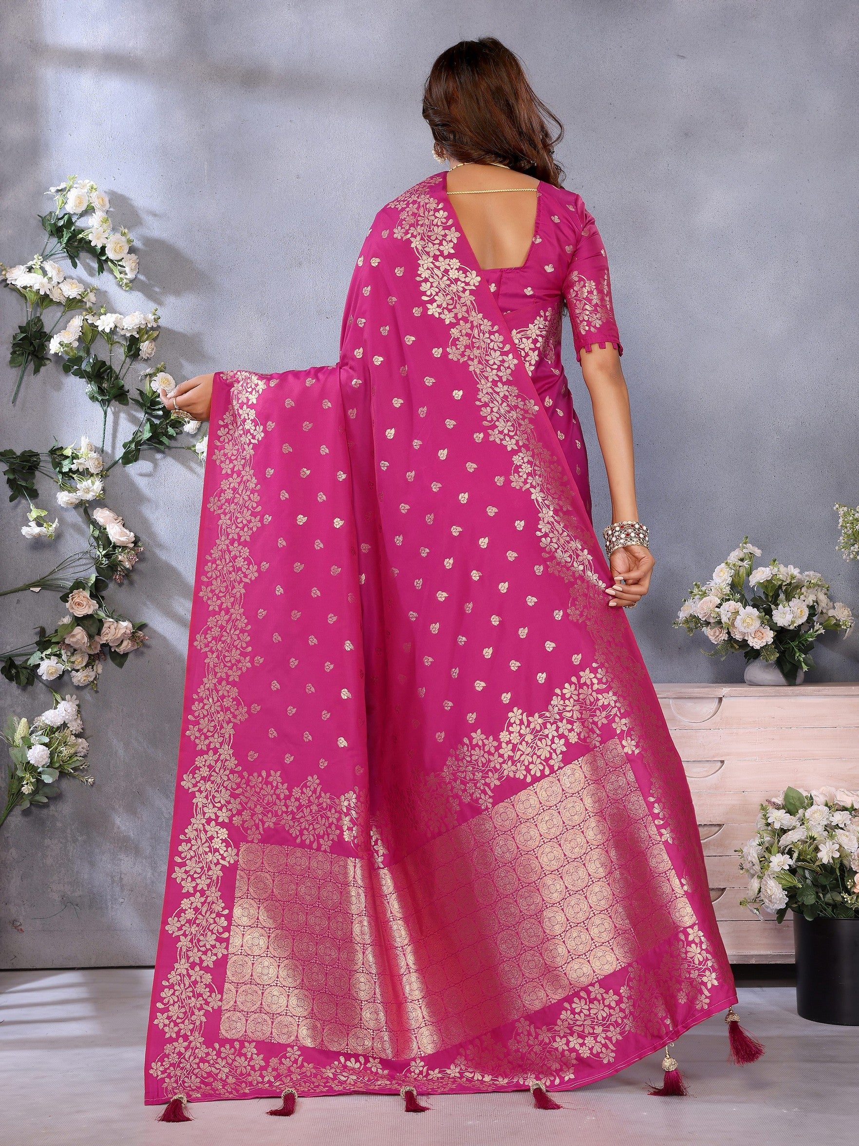 Pink Banarasi Silk Jacquard Weving Designer Floral Ceremonial Festive Saree