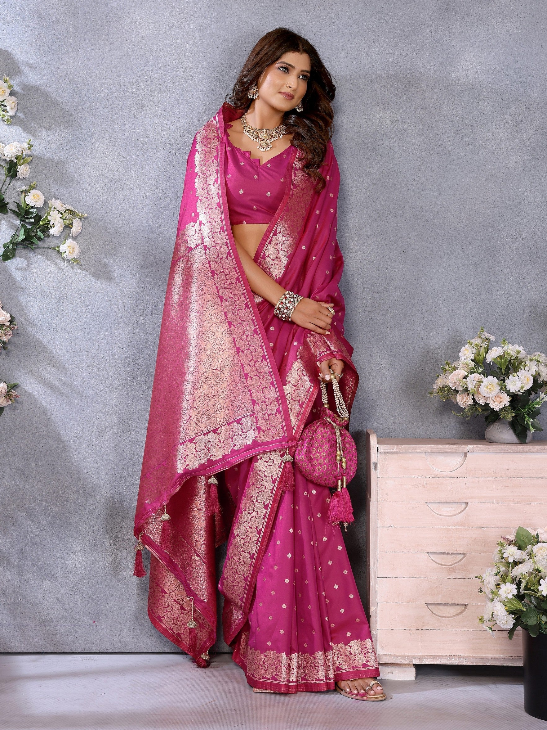 Pink Banarasi Silk Jacquard Weving Designer Trendy Partywear Saree