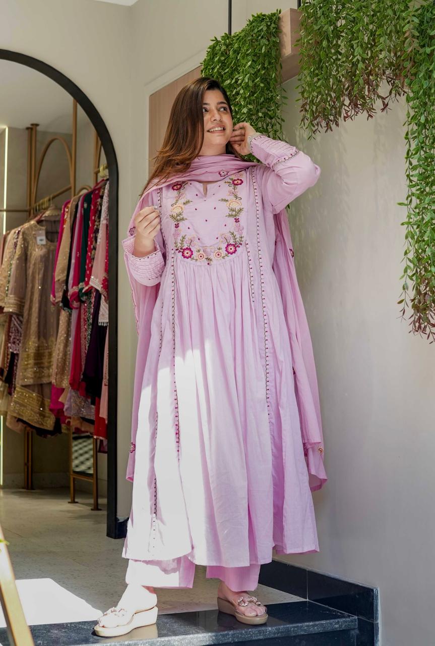 Pink Chanderi Silk Kurta Pant Set With Heavy Thread Embroidery Work