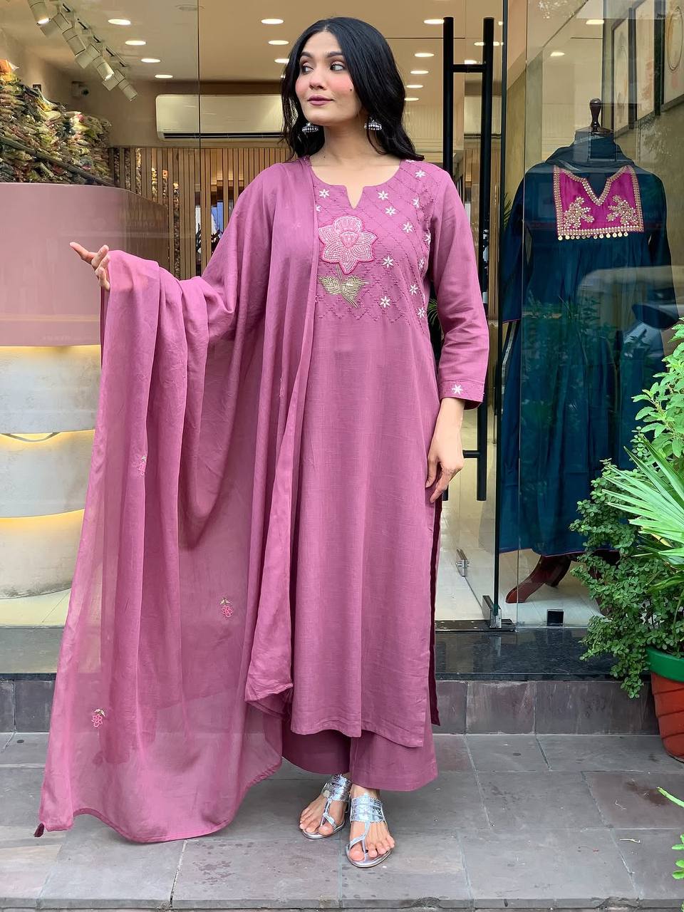 Pink Cotton Kurta Pant Set With Heavy Thread Embroidery Work