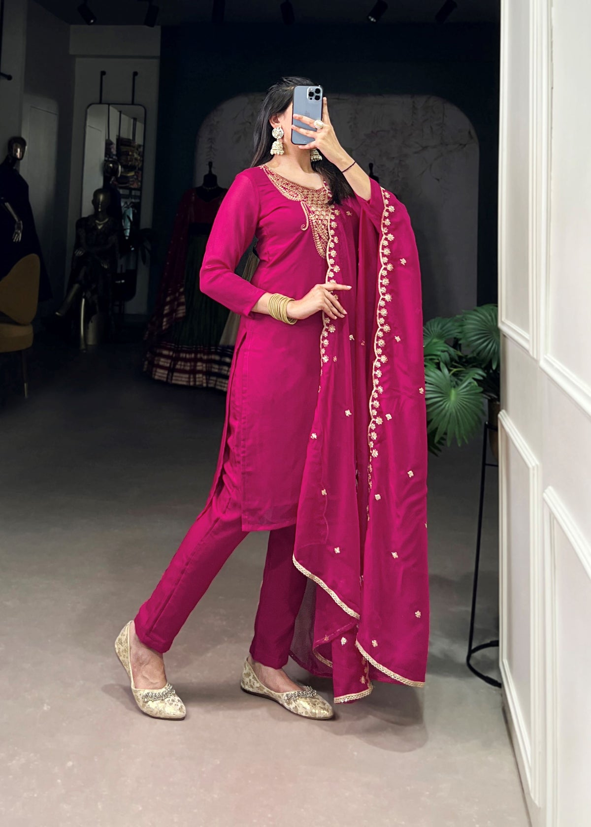 Pink Ethereal Elegance Organza Salwar Suit with Sequins & Embroidery