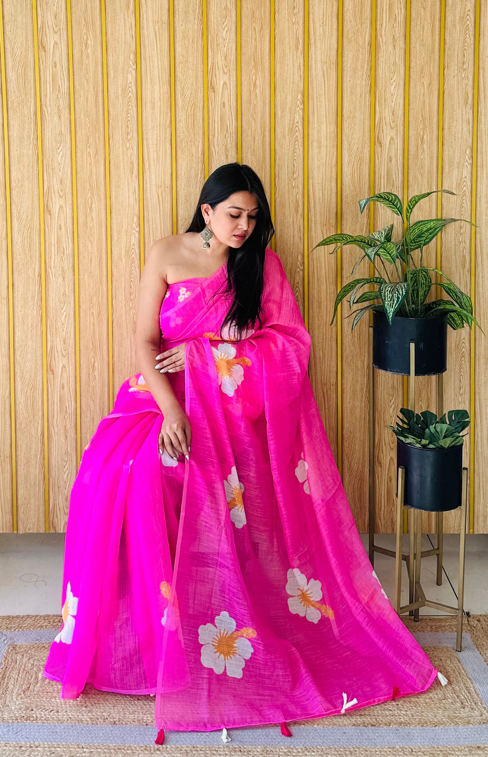 Pink Linen Floral Printed Girlie Looks Saree