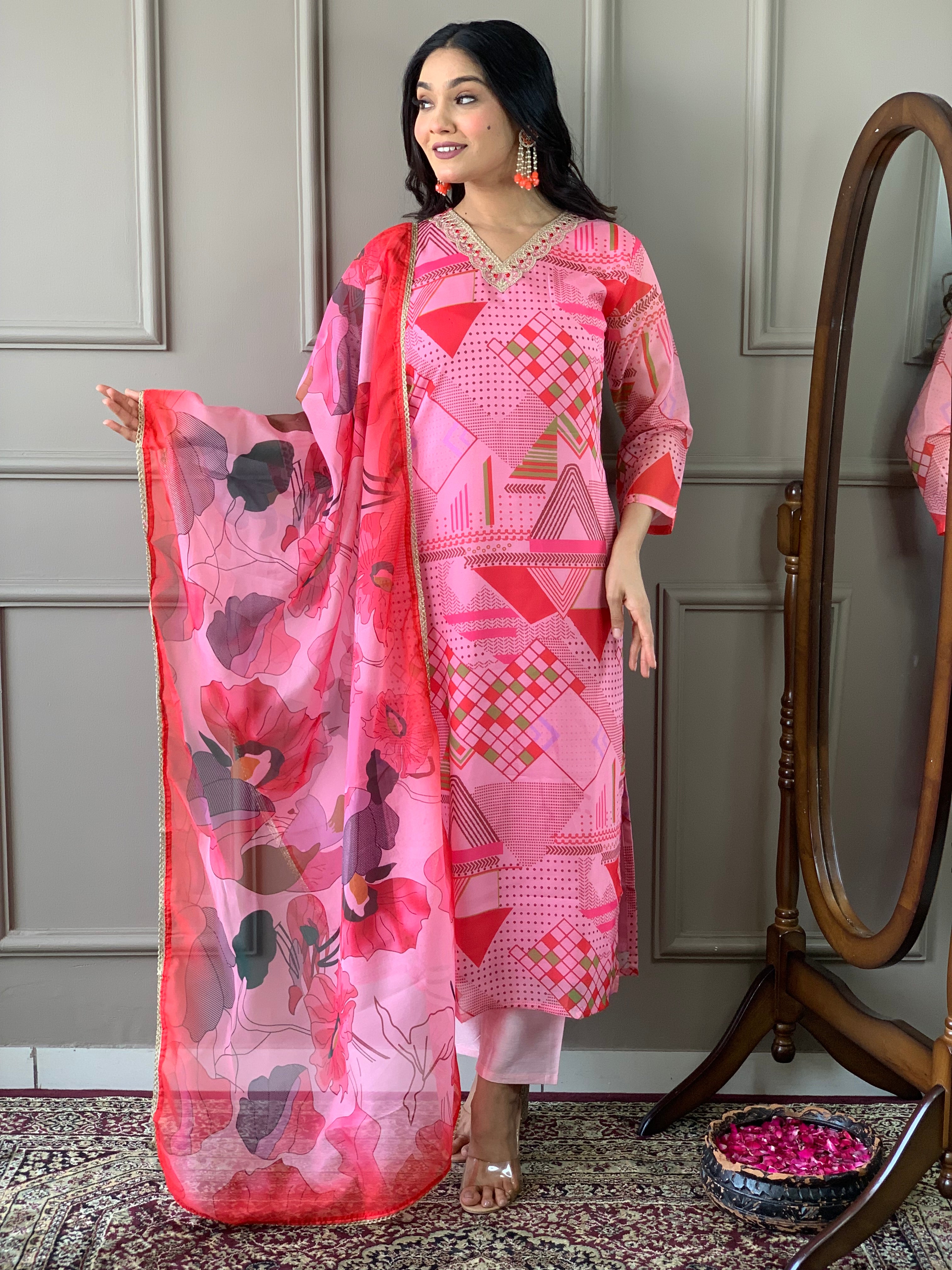 Pink Viscose Chanderi Kurta Pant Set with Printed With Thread Embroidery Work on Neck