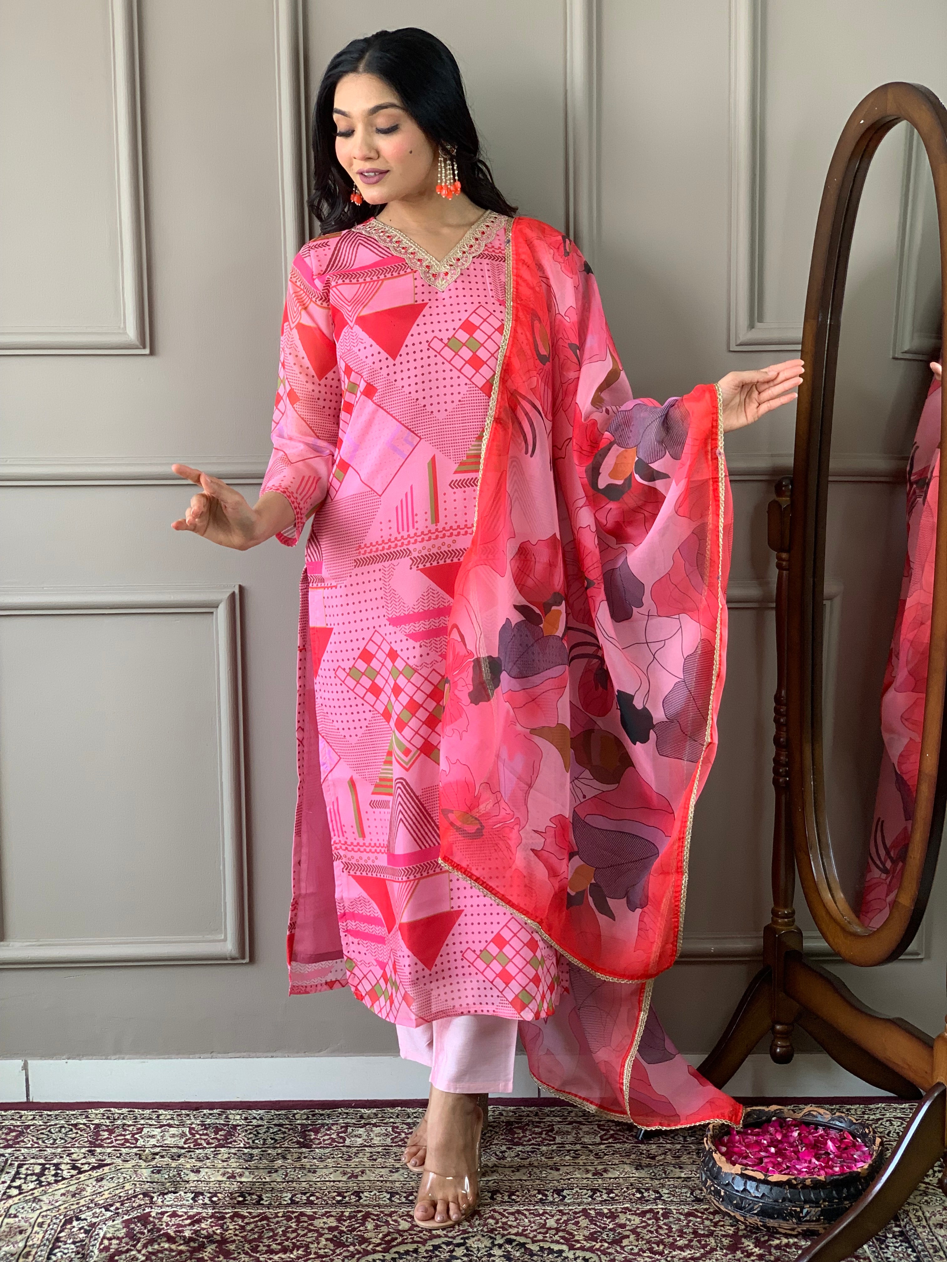 Pink Viscose Chanderi Kurta Pant Set with Printed With Thread Embroidery Work on Neck