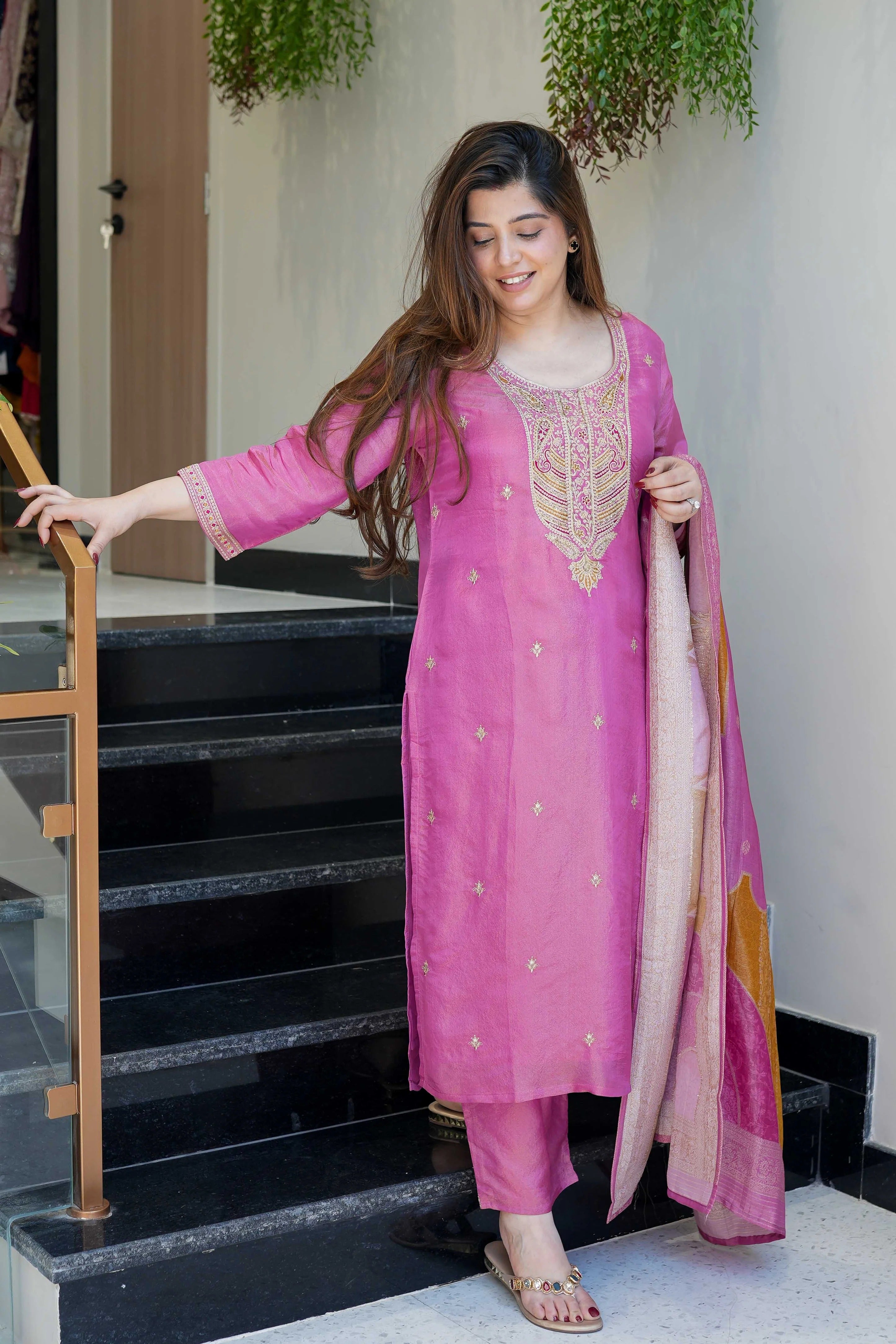 Pink Viscose Shimmer Kurta Pant Set With Heavy Thread Embroidery Work With Jacquard Dupatta
