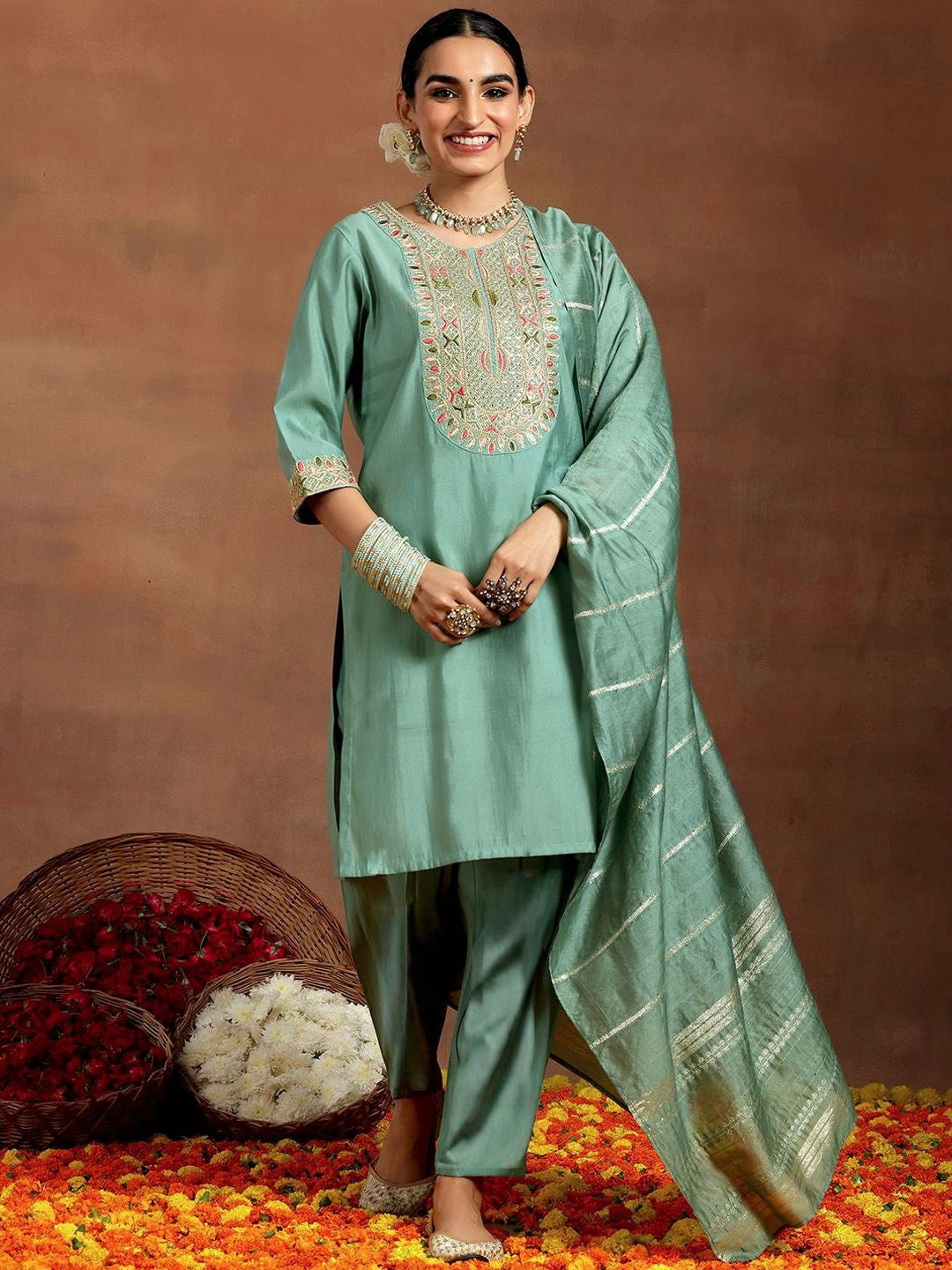Pista Chanderi Kurta Pant Set With Heavy Thread Embroidered Work