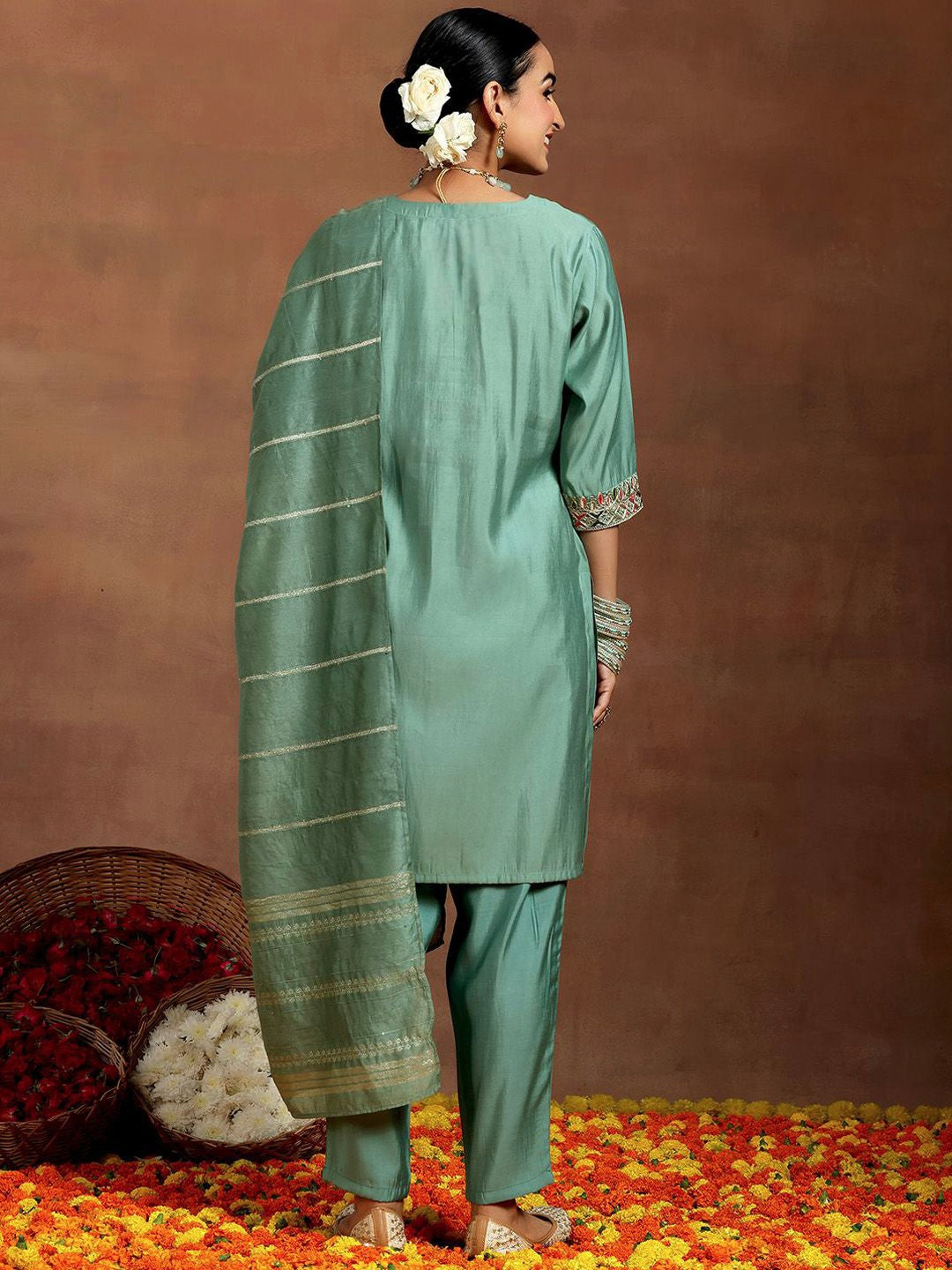 Pista Chanderi Kurta Pant Set With Heavy Thread Embroidered Work