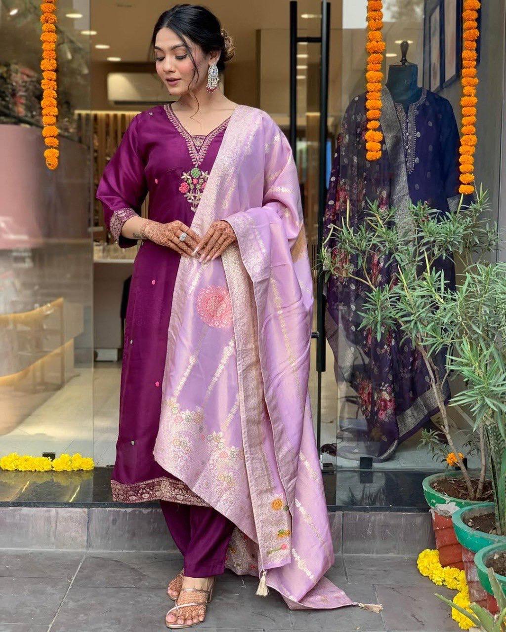 Purple Chanderi Kurta Pant Set With Heavy Thread Embroidery Work With Jacquard Dupatta