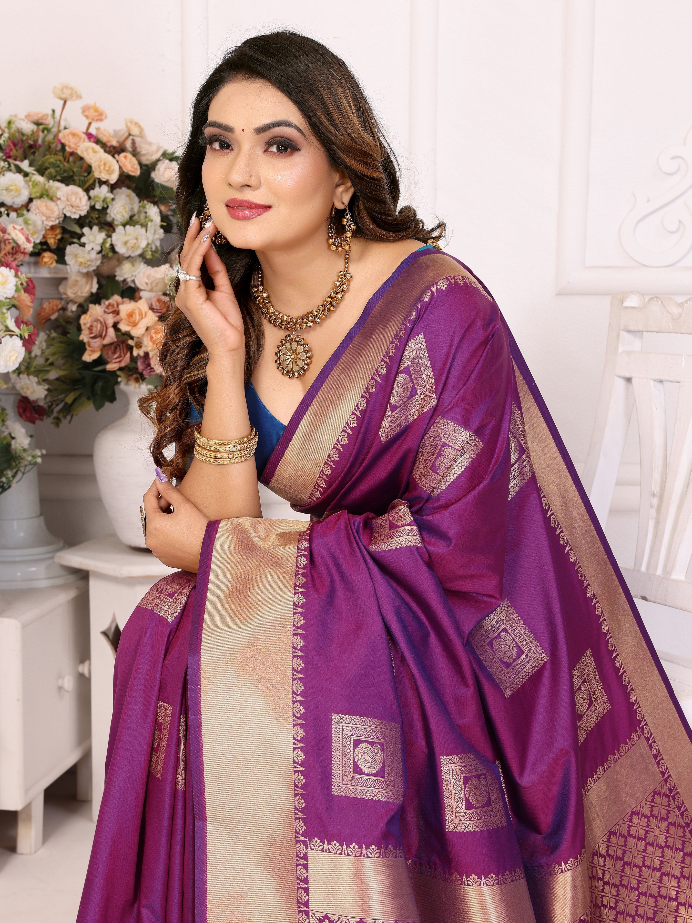Purple Graceful Soft Silk Saree With Woven Zari Work