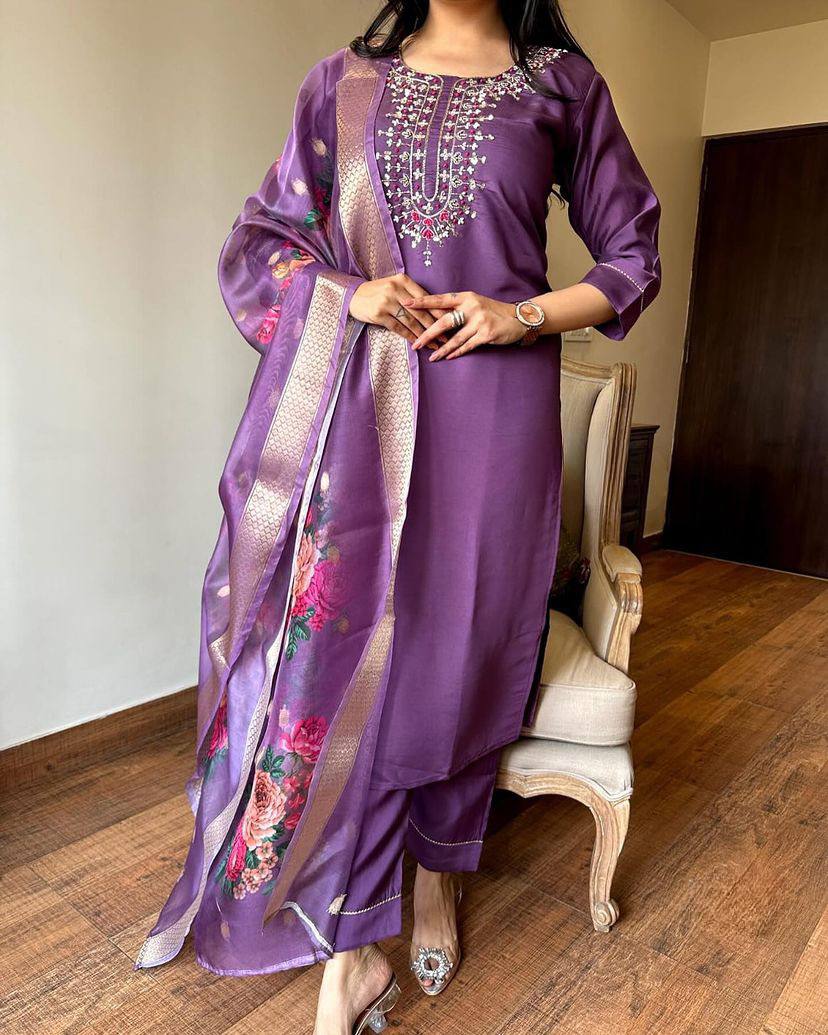 Purple Kurta Pant Set with Thread Embroidery Work With Printed Dupatta