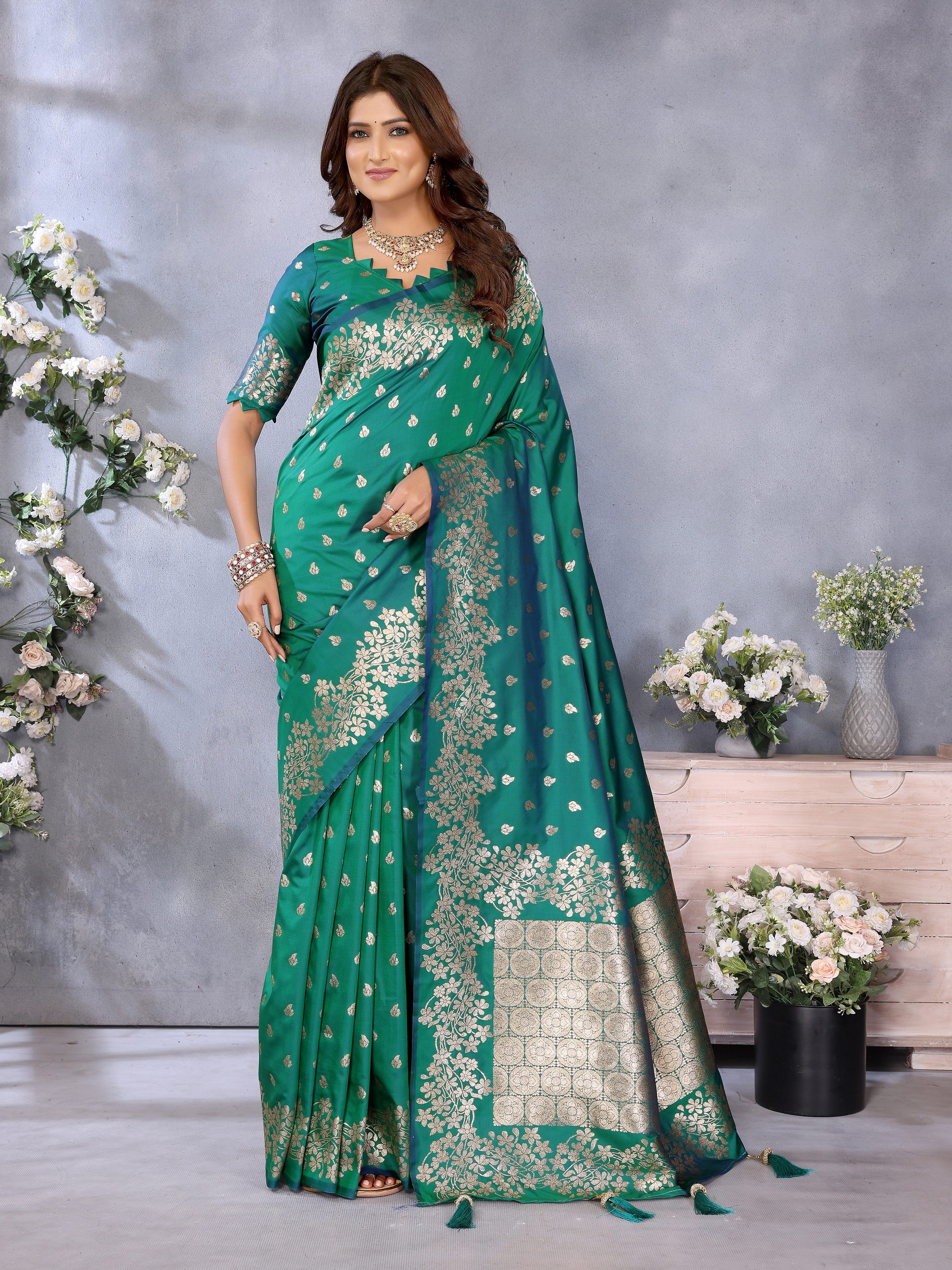 Rama Banarasi Silk Jacquard Weving Designer Floral Ceremonial Festive Saree