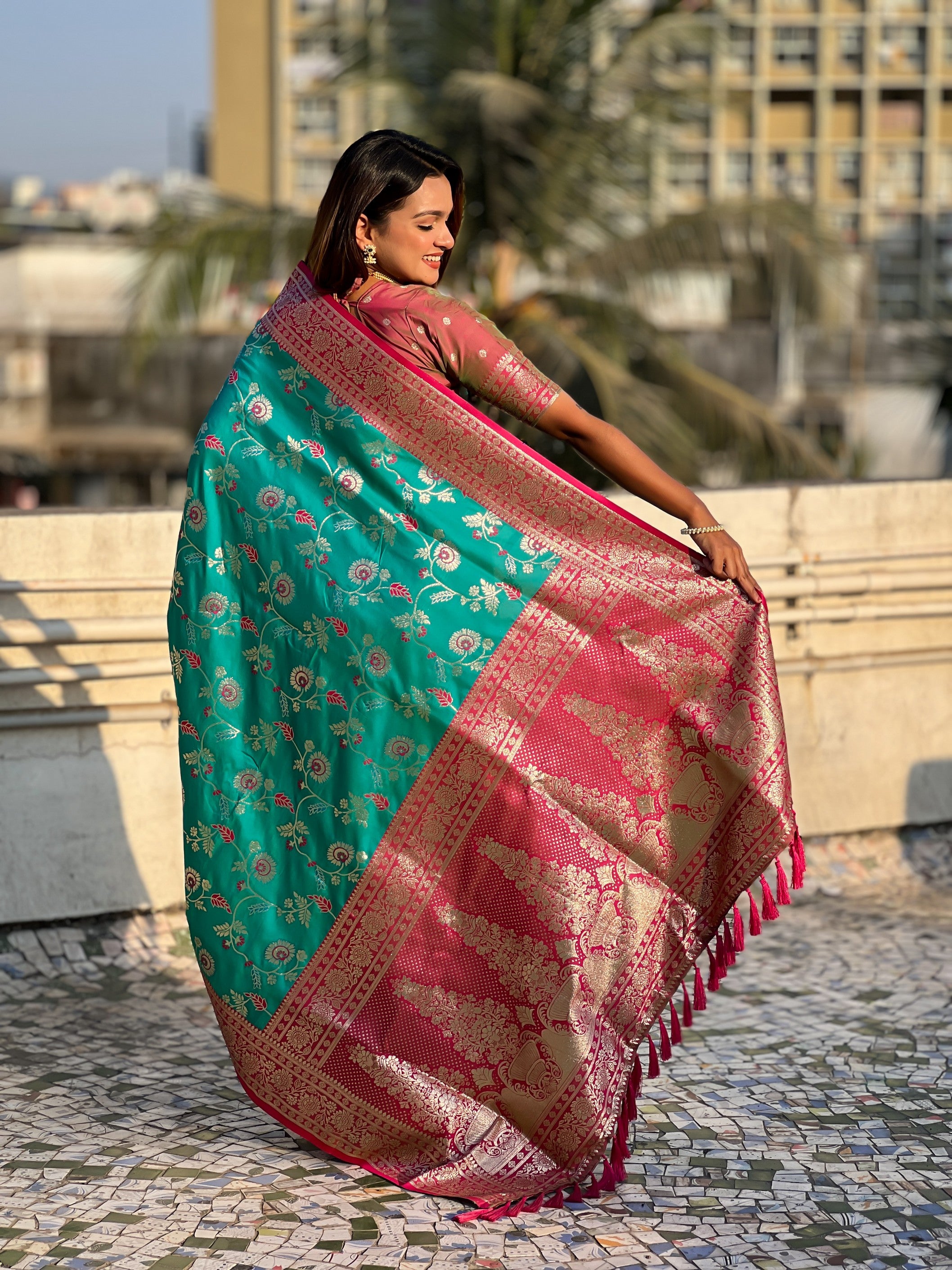 Rama Banarasi Silk Weaving Meenakari Designer Heavy Looks Saree