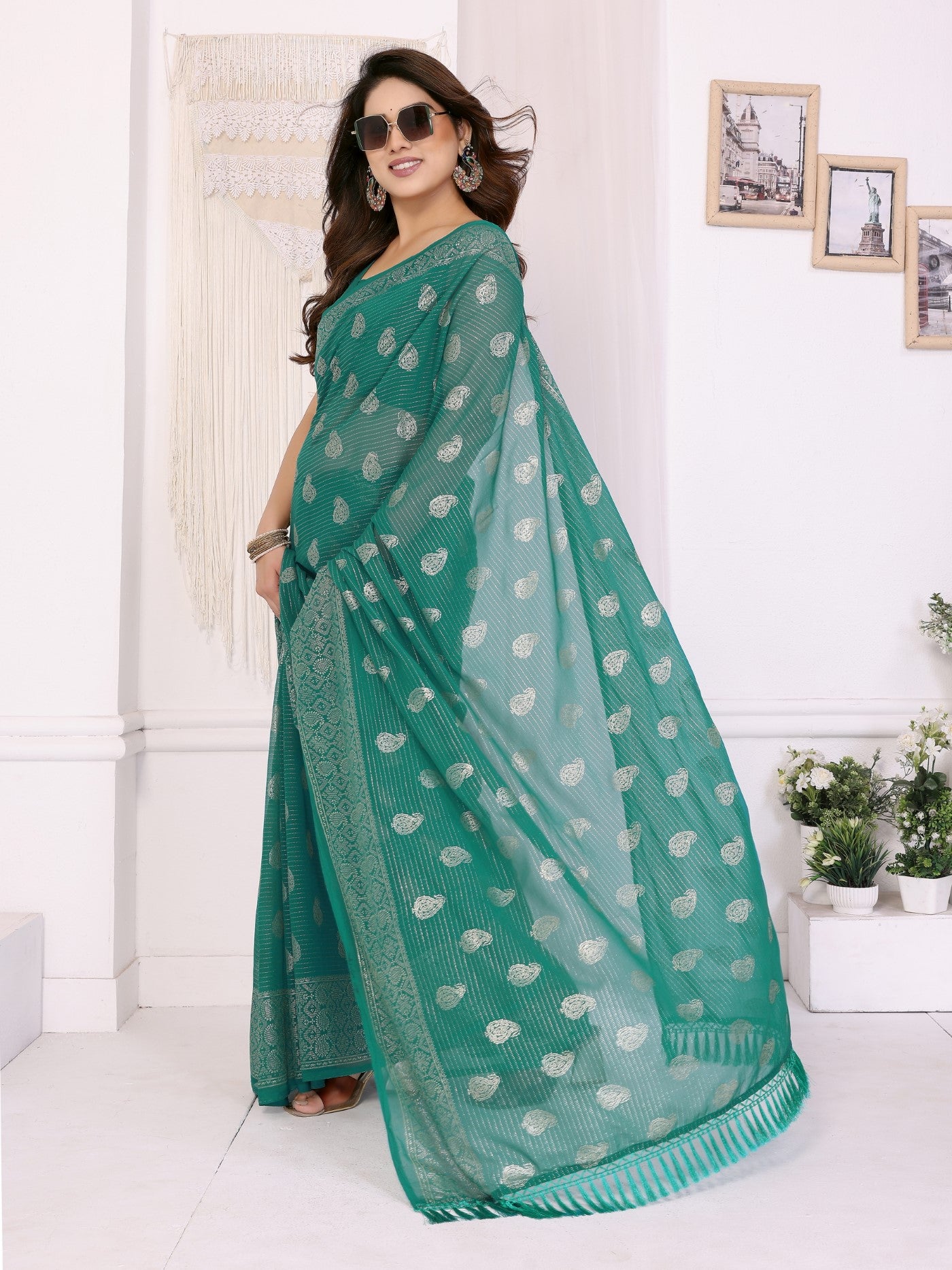 Rama Georgette Saree With Foil Work And Designer Lace Border