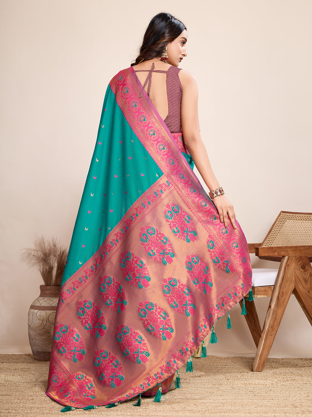 Rama Heavy Woven Designer Jacquard Silk Saree For Traditonal Looks