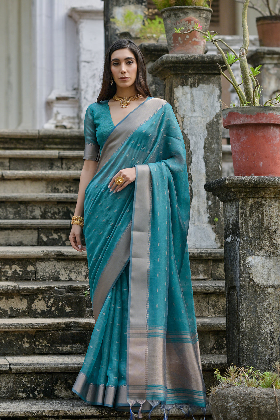 Rama Soft Tussar Silk Saree with Butti and Zari Pallu