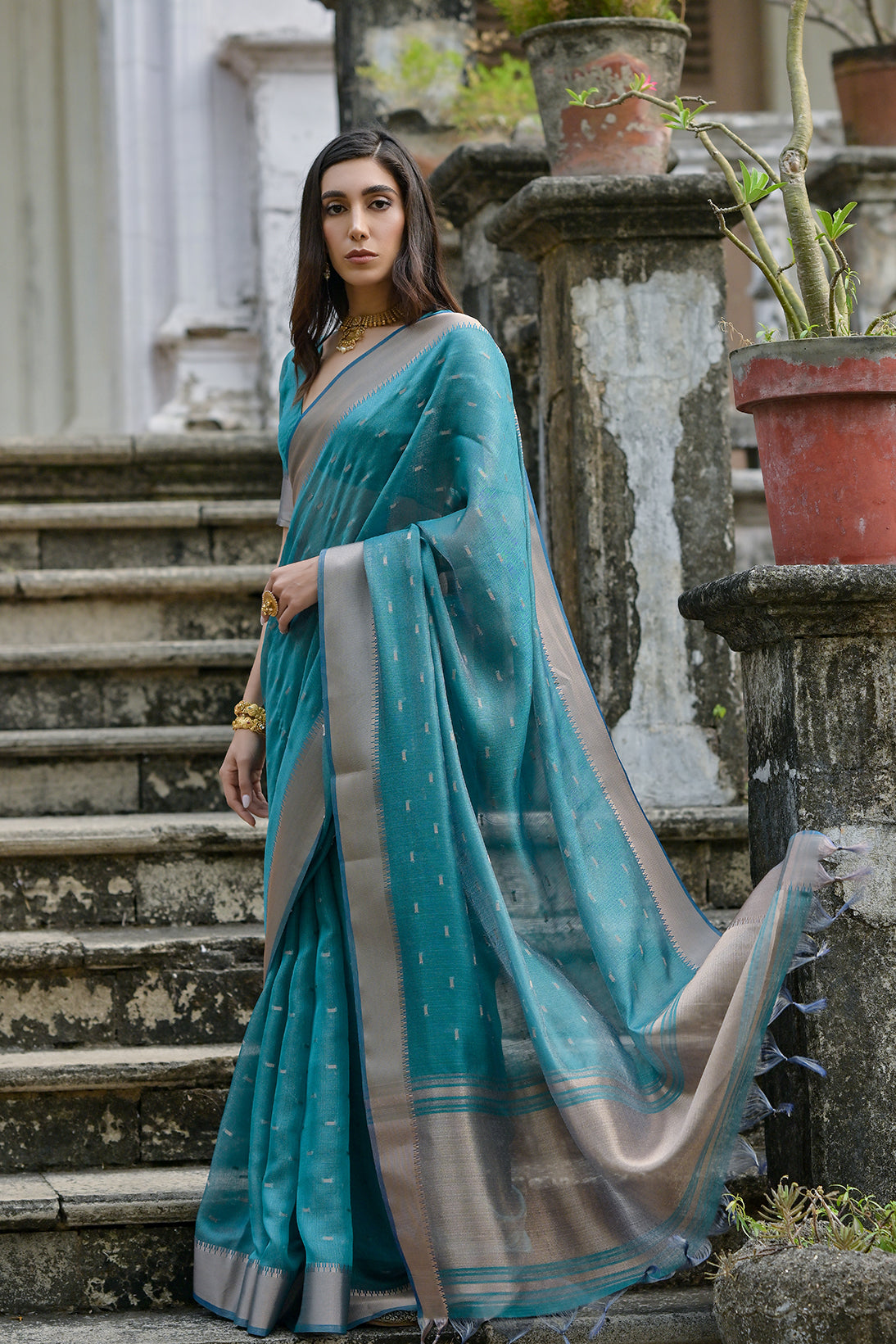 Rama Soft Tussar Silk Saree with Butti and Zari Pallu